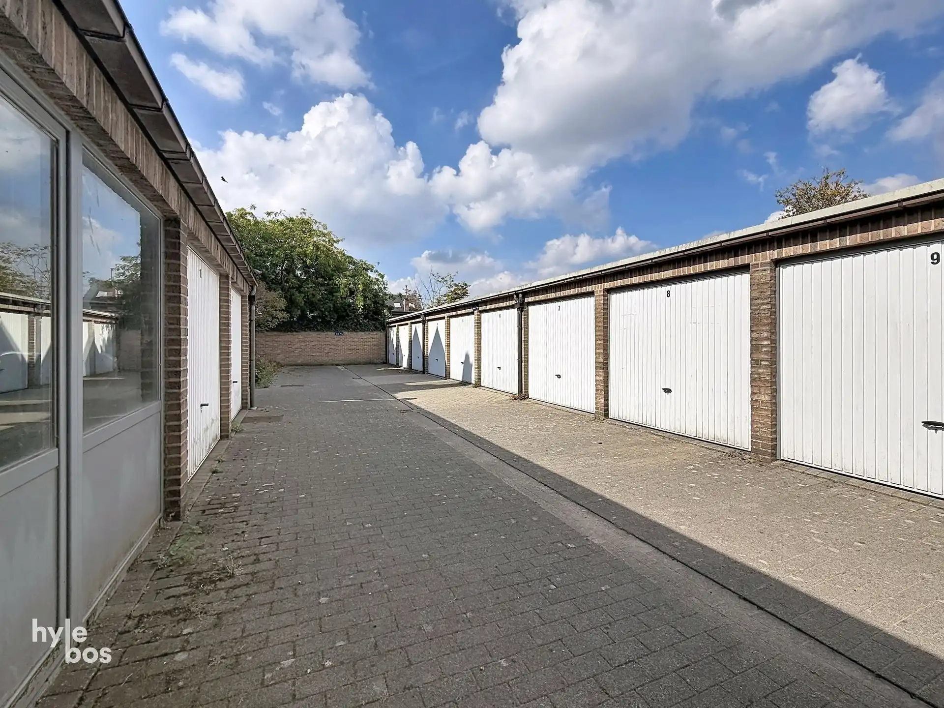 Gelijkvloers appartement met één slaapkamer en garage foto 11