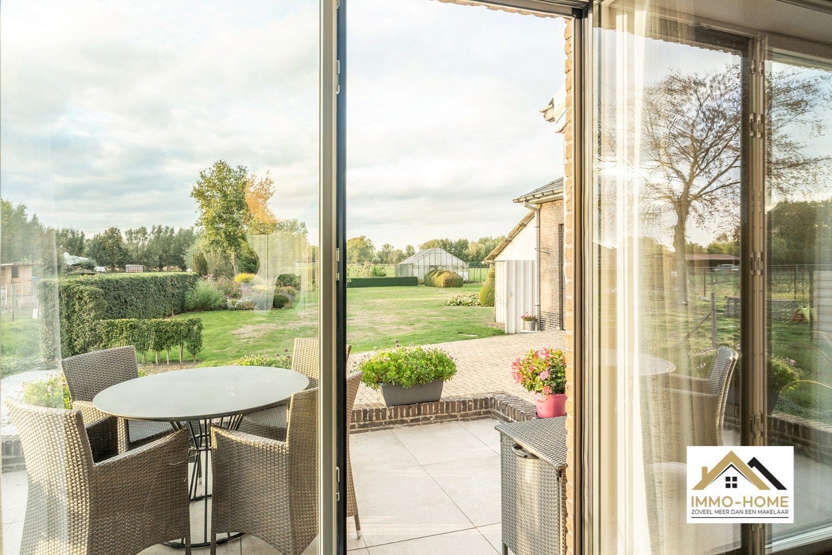 Vrijstaande woning met ruime tuin en open zicht!  foto 5