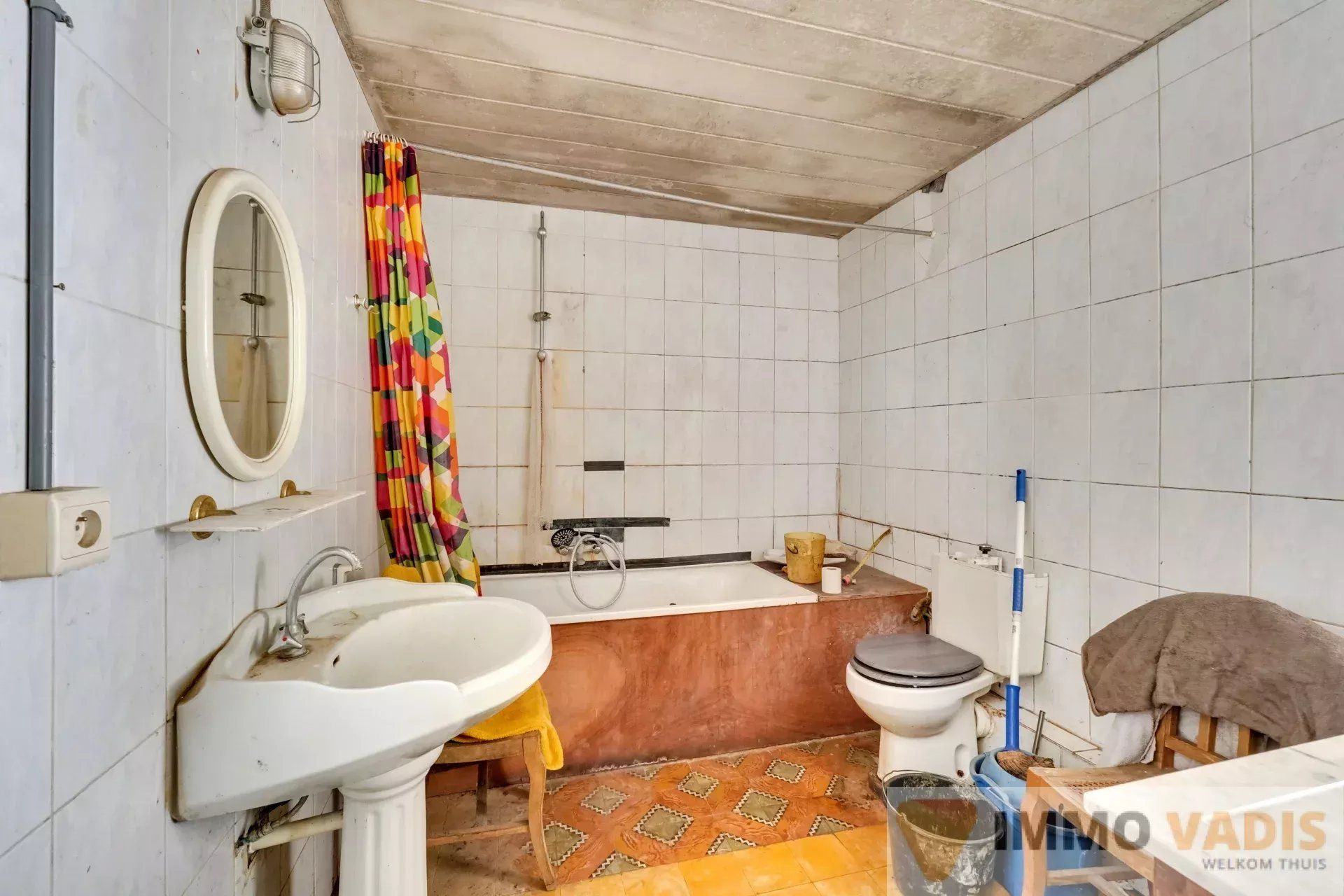 Te renoveren hoeve met binnenkoer en stallingen foto 10