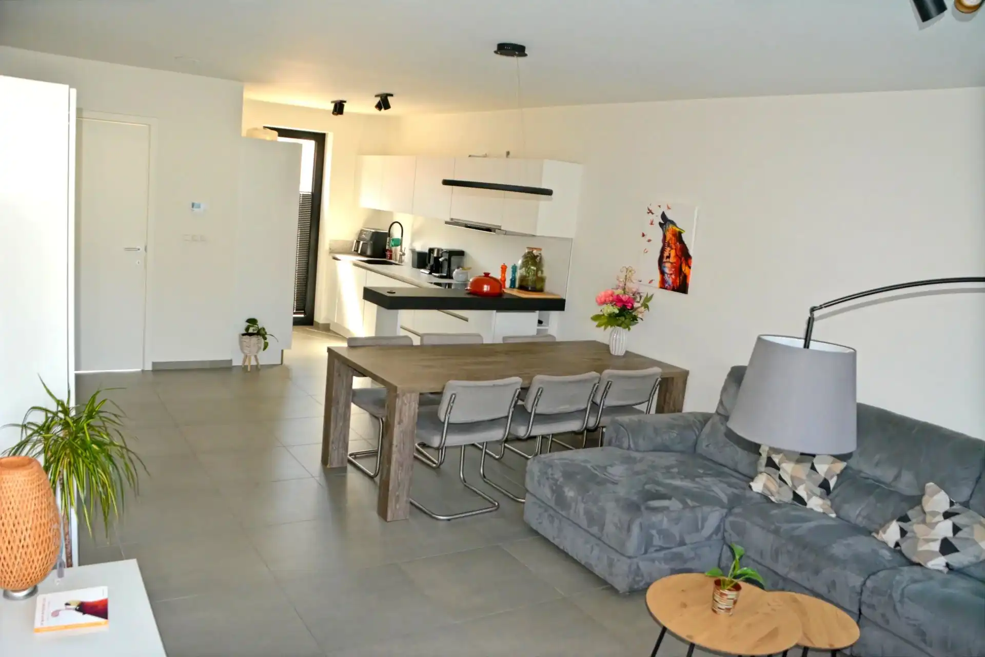 STIJLVOLLE ENERGIEZUINIGE NIEUWBOUWWONING MET 3 SLPK  IN CENTRUM LANAKEN ! foto 2