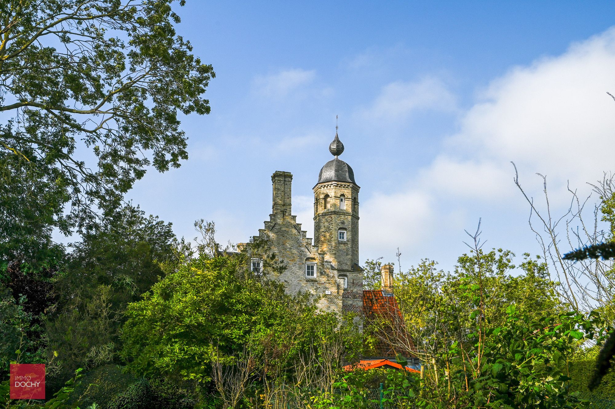 Zeer rustig gelegen, volledig gerestaureerd landhuis (voormalige pastorij) te Houtem foto 6