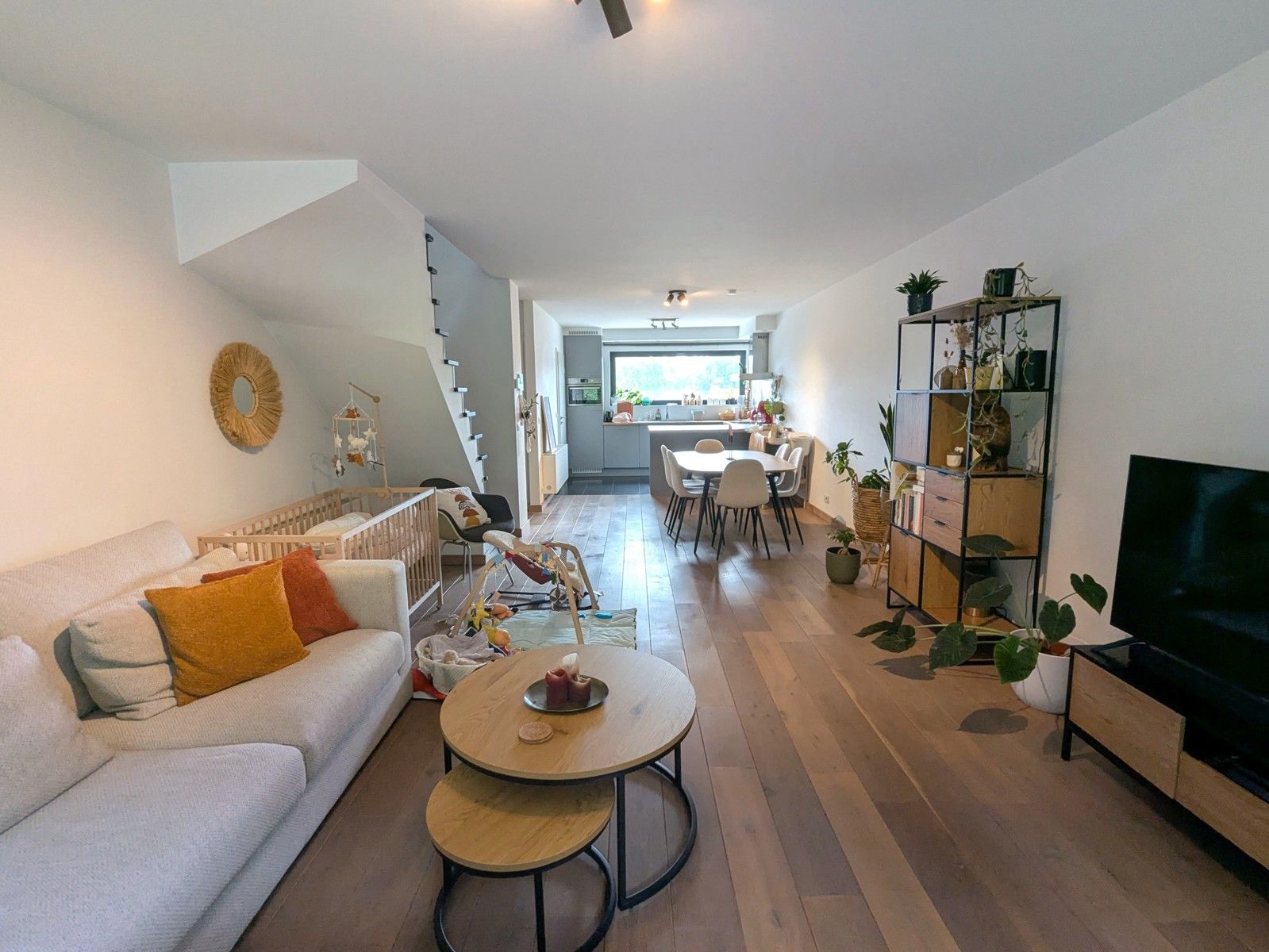 Prachtig appartement zonder inkijk met groot terras +parking foto {{pictureIndex}}