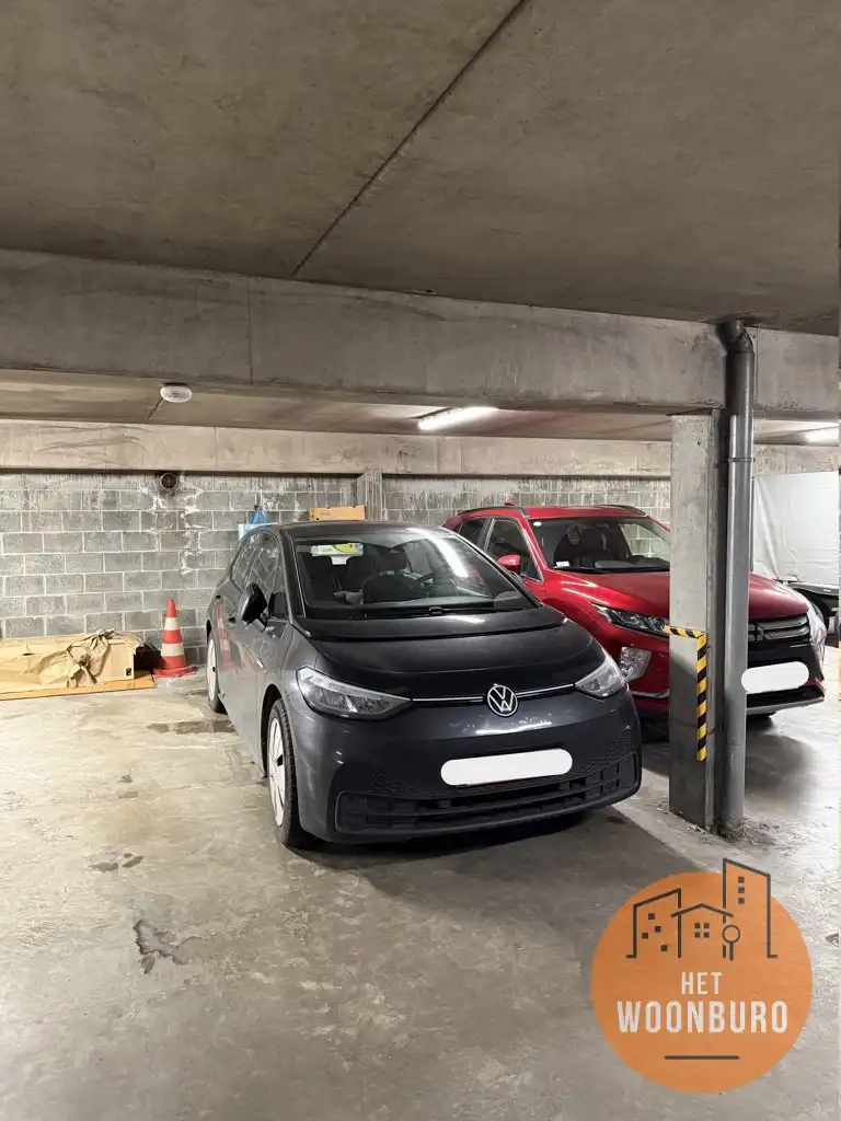 Ruim appartement met 2 slpks, bureau, kelder en staanplaats foto 18