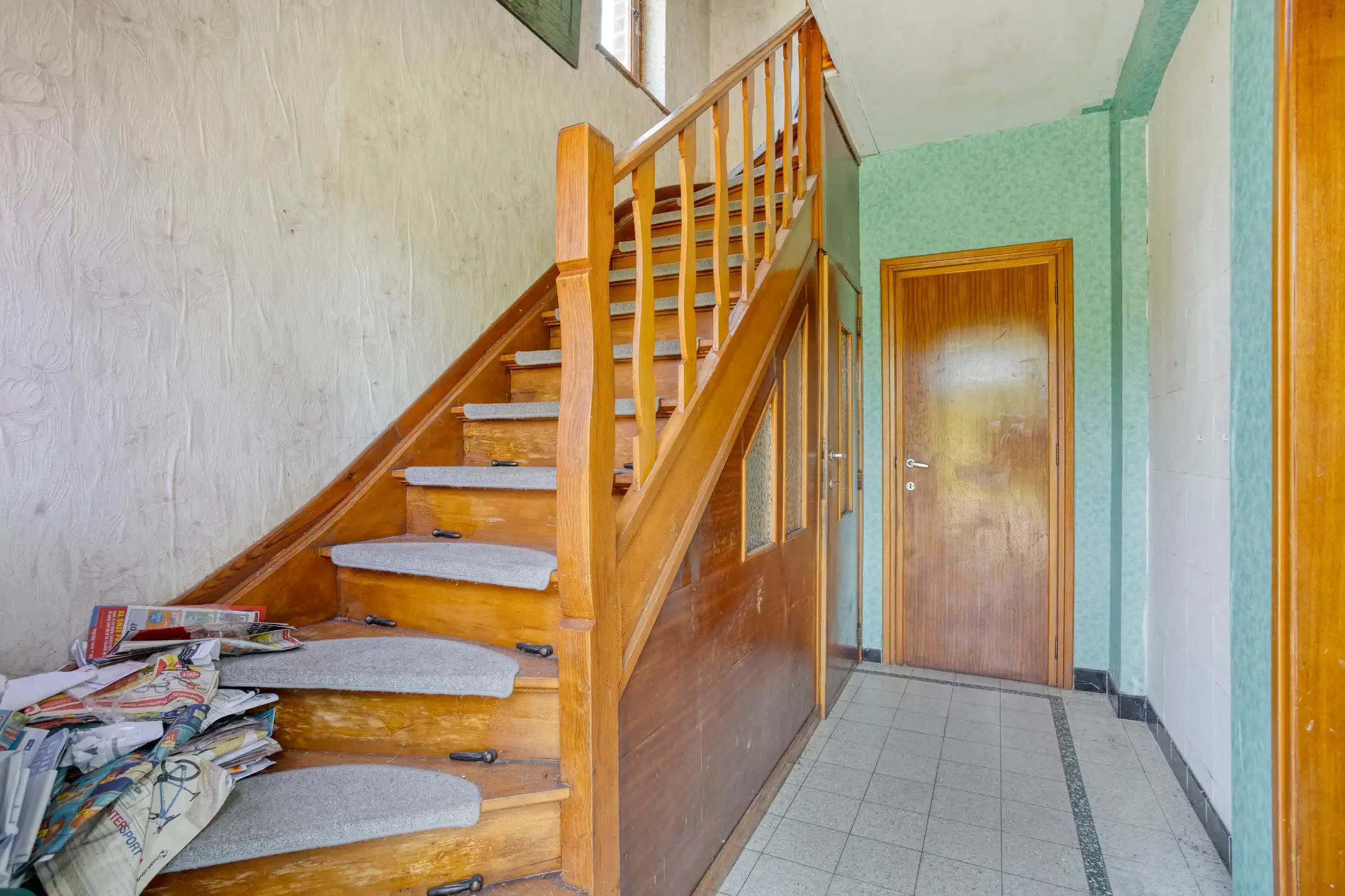 Te renoveren woning met veel potentieel op een toplocatie! foto 2