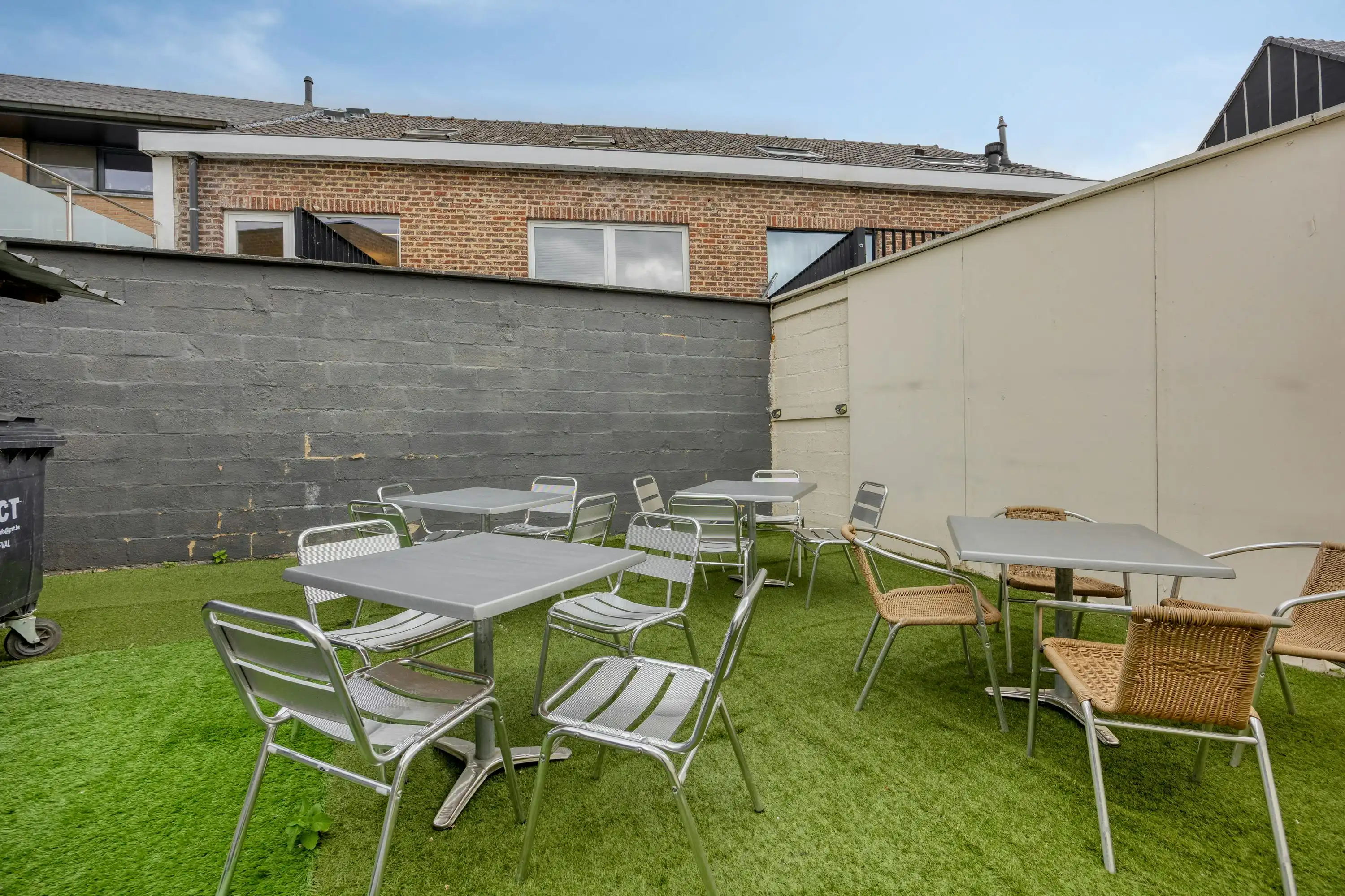 Handelsgelijkvloers met appartement op de markt in Ternat foto 47