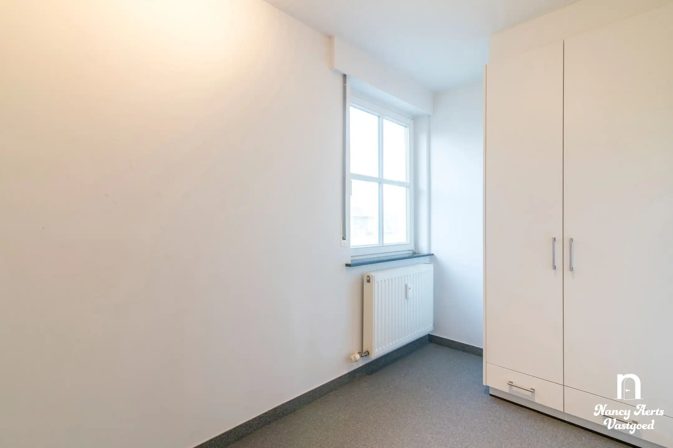Loods van 550 m² met kantoor en woning met 4 slaapkamers foto 49
