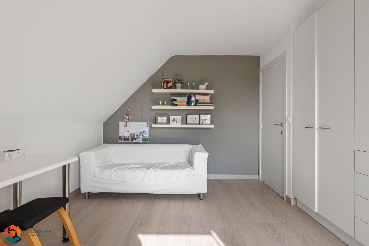Stijlvolle villa met prachtige tuin, 3 slaapkamers en mogelijkheid tot vrij beroep foto 21