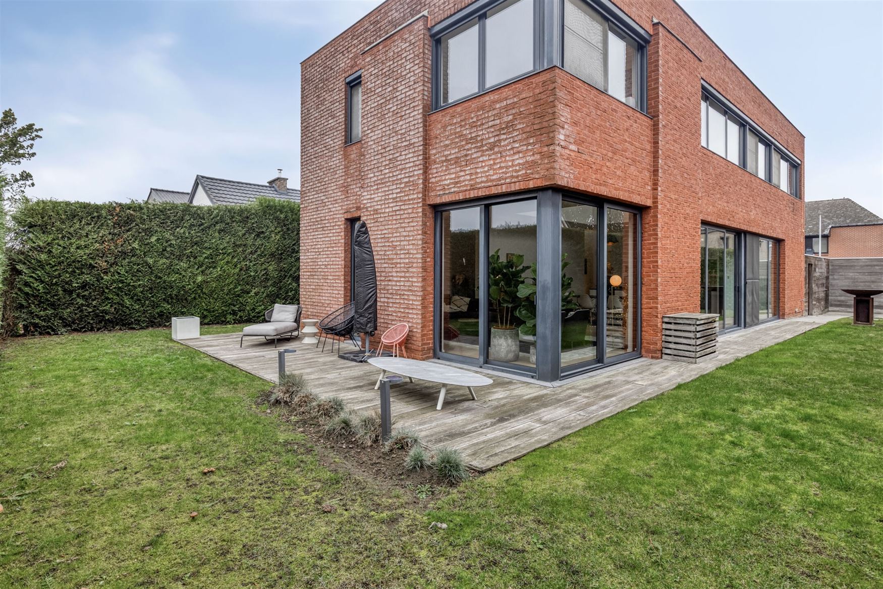 Ruime moderne villa foto 18