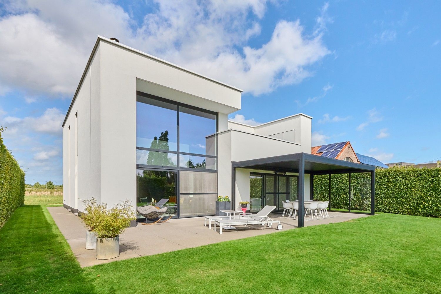 Wonen in pure architectuur - designvilla met super-de-luxe afwerking op fraai gelegen perceel foto 29