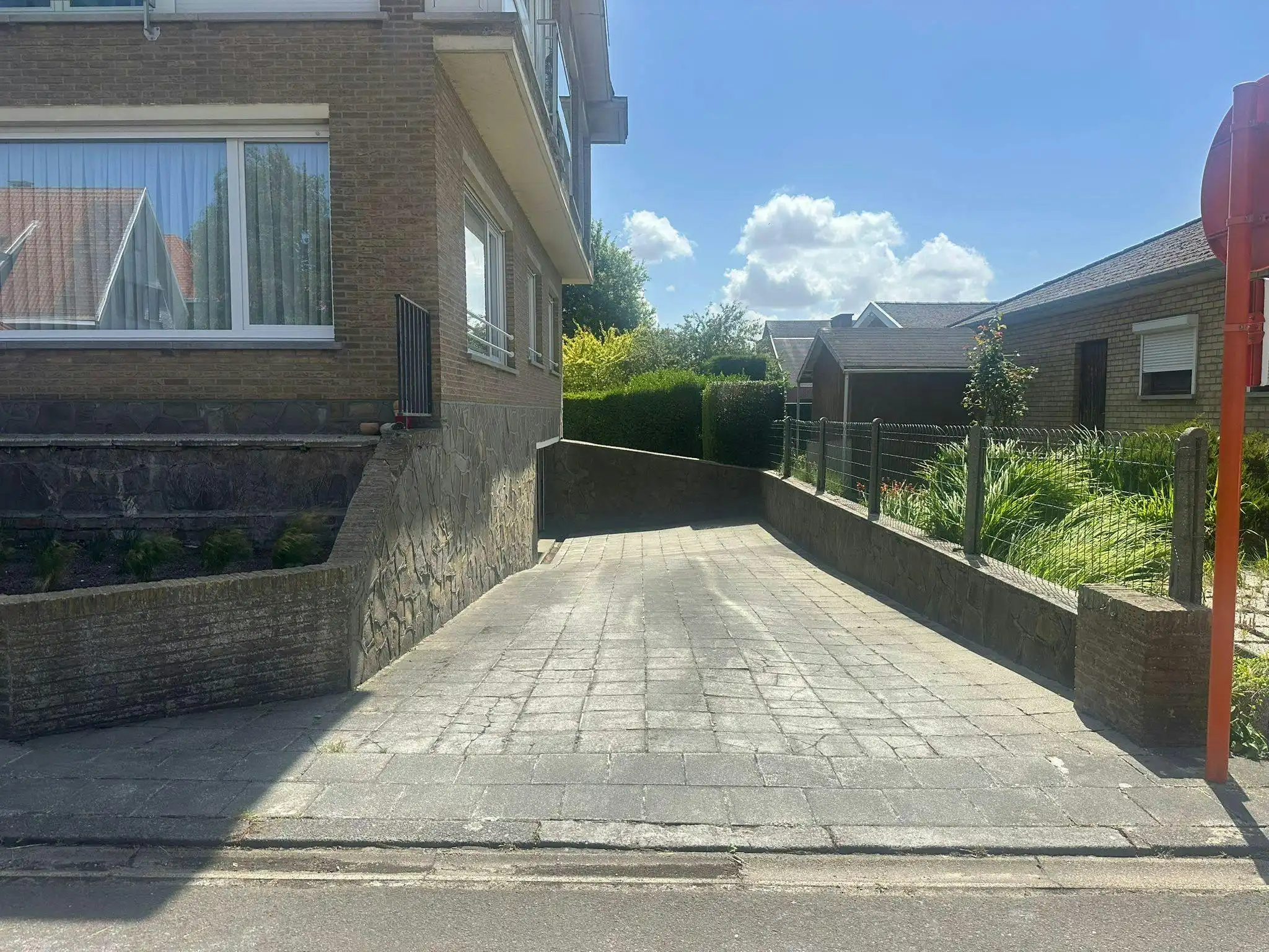 Garagebox te koop op centrale locatie aan Normandpark! foto 4