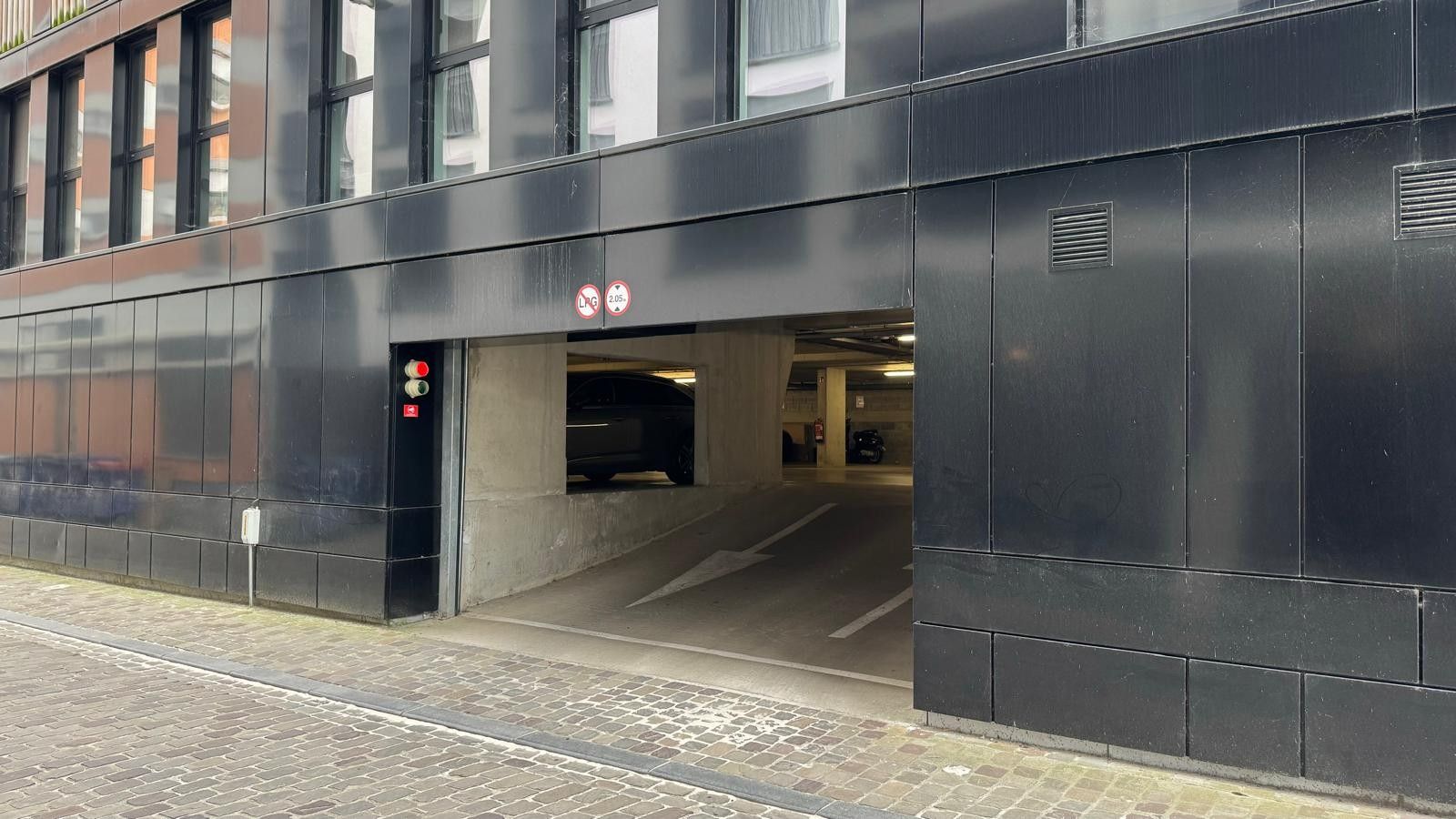 Welgelegen ondergrondse garagebox aan Vaartkom foto 2
