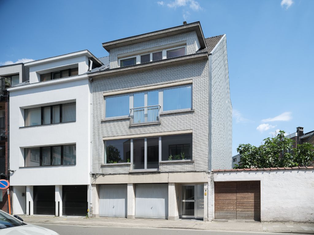 Lichtrijk 2 slpk appartement met terras nabij het station Gent-Sint-Pieters foto 13