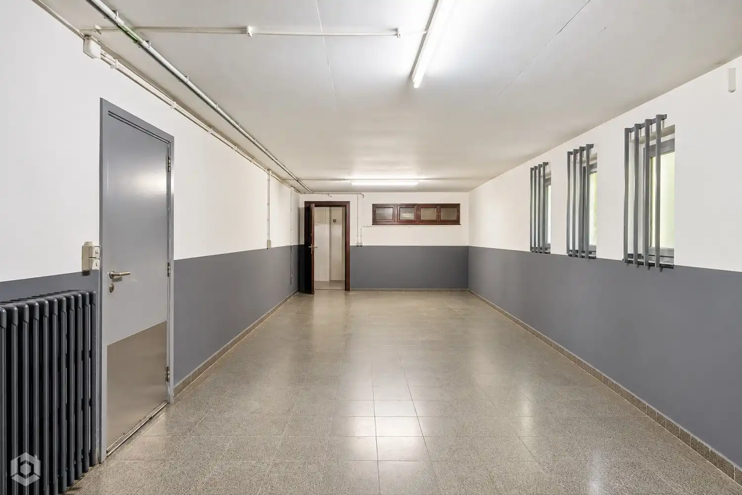 Ruime villa met 5 slpkrs, zwembad en handelsruimte op perceel van 3383m² te Berlaar foto 24