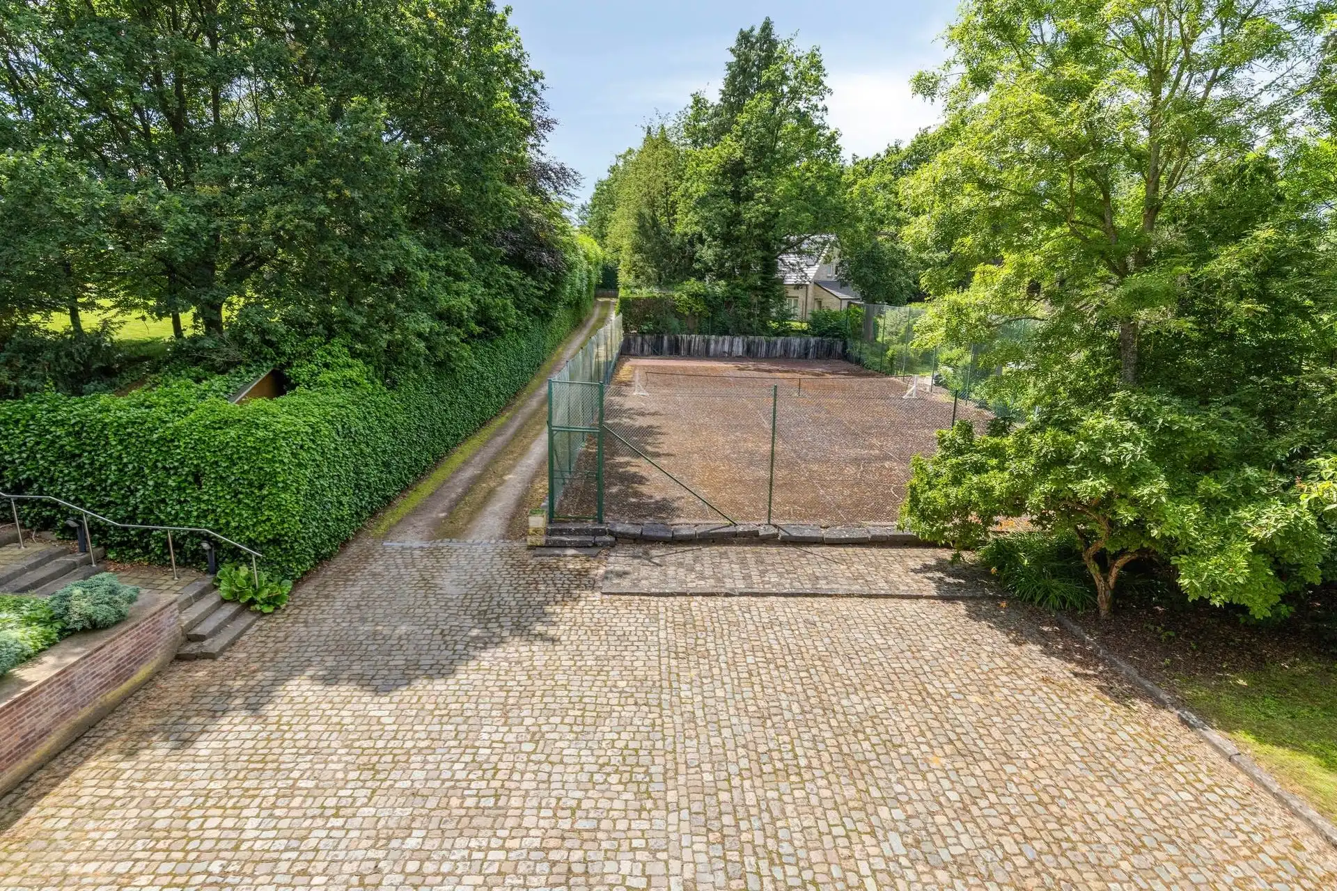 Prachtige klassieke villa op een perceel van ± 7.500 m²  foto 5