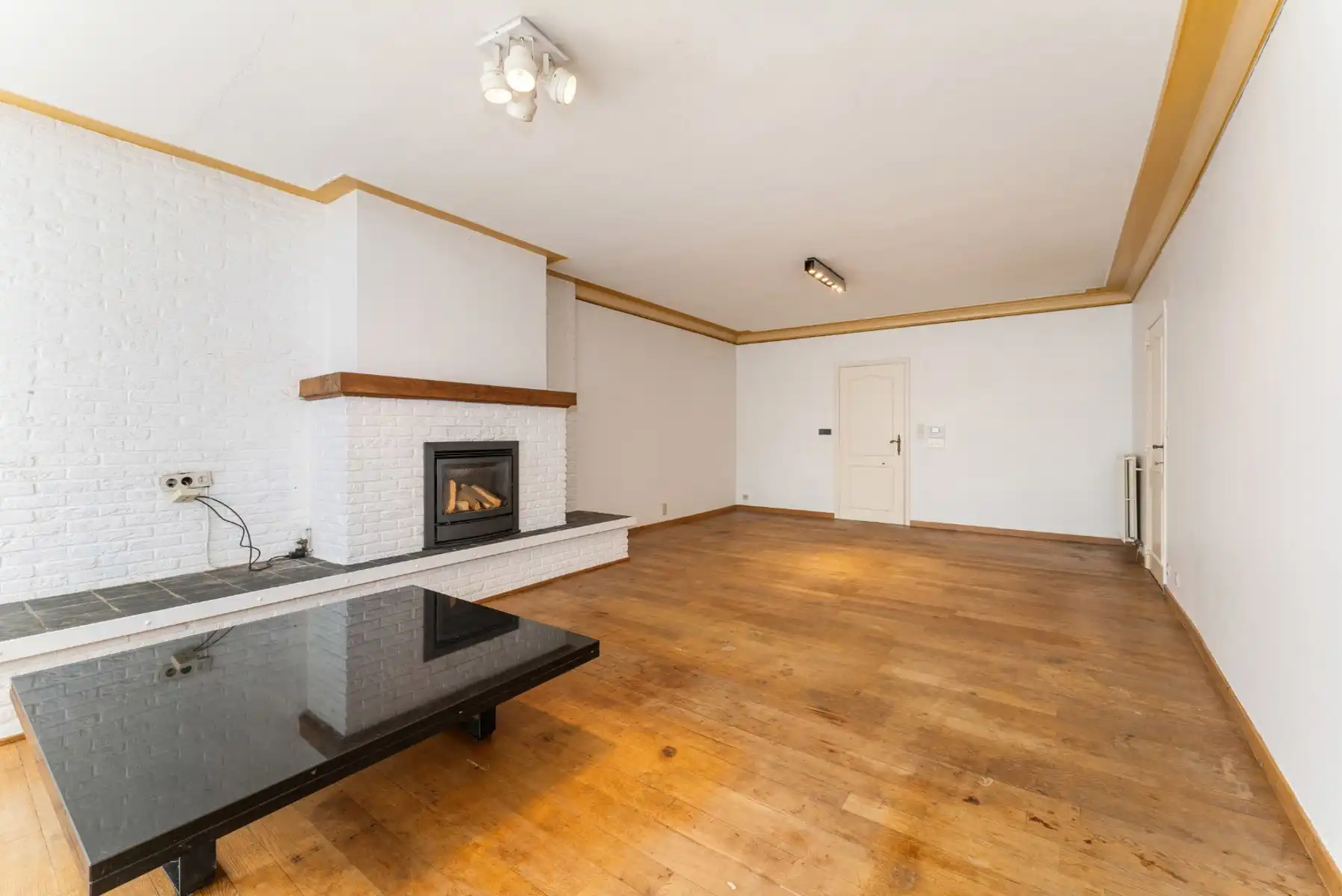 Ruim appartement met terras, lift en 3 slaapkamers in Izegem - bouwjaar 1978 - EPC-waarde 220.00 - Energielabel C - 119.00m² bewoonbare oppervlakte - 1 badkamer - 1 parkeerplaats foto 5