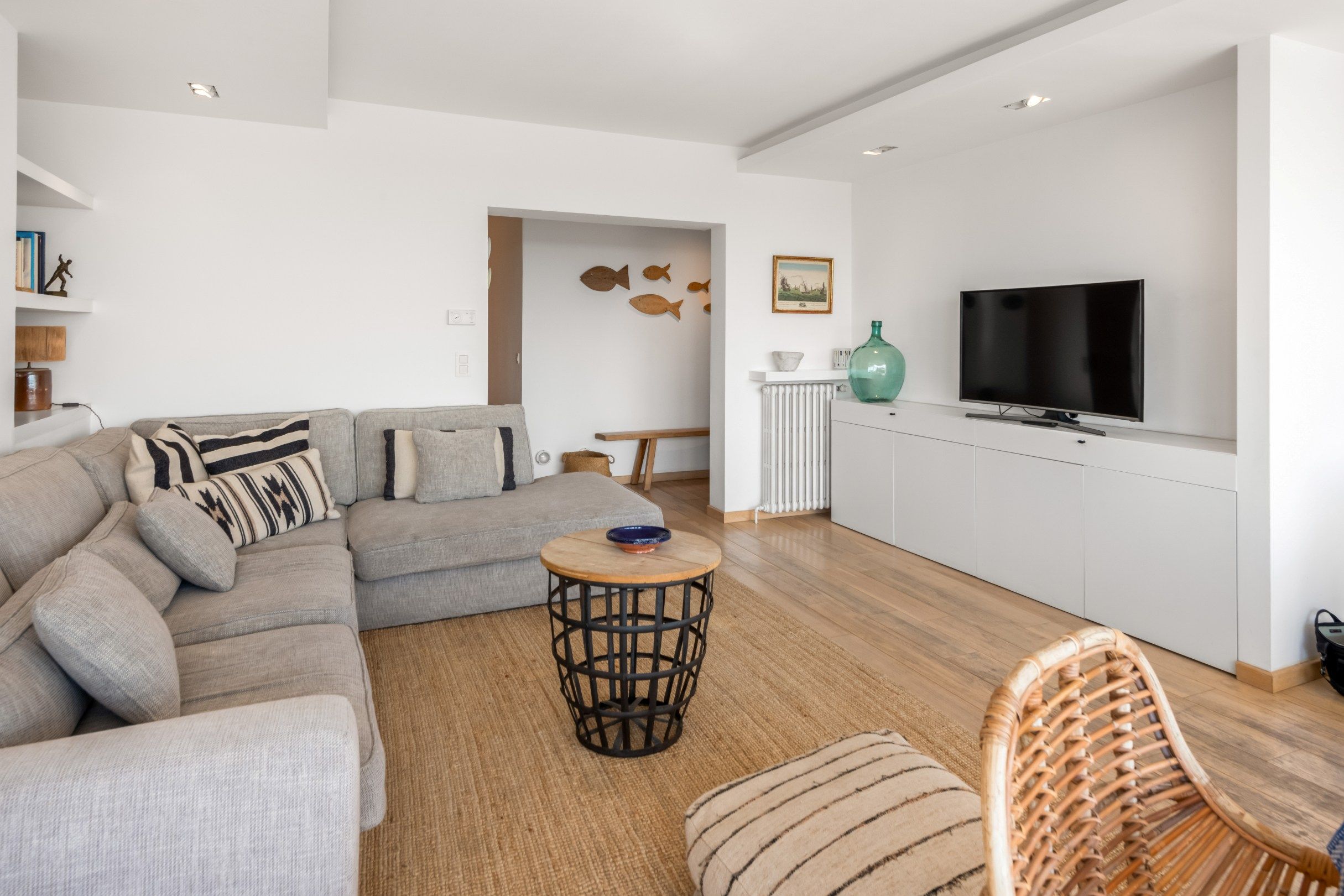 Zonnig gemeubeld appartement met open zicht, gelegen aan het Albertplein (Zoute) op enkele passen van de Zeedijk.  foto 3