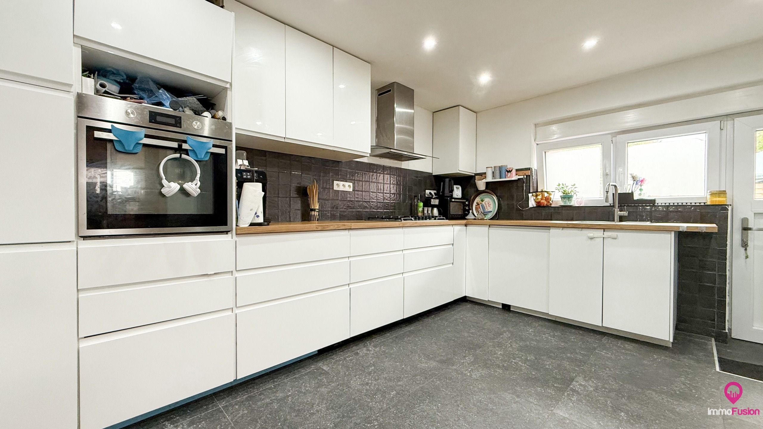 Woning met handelsruimte en 203 m² woonopp. te Houthalen! foto 11