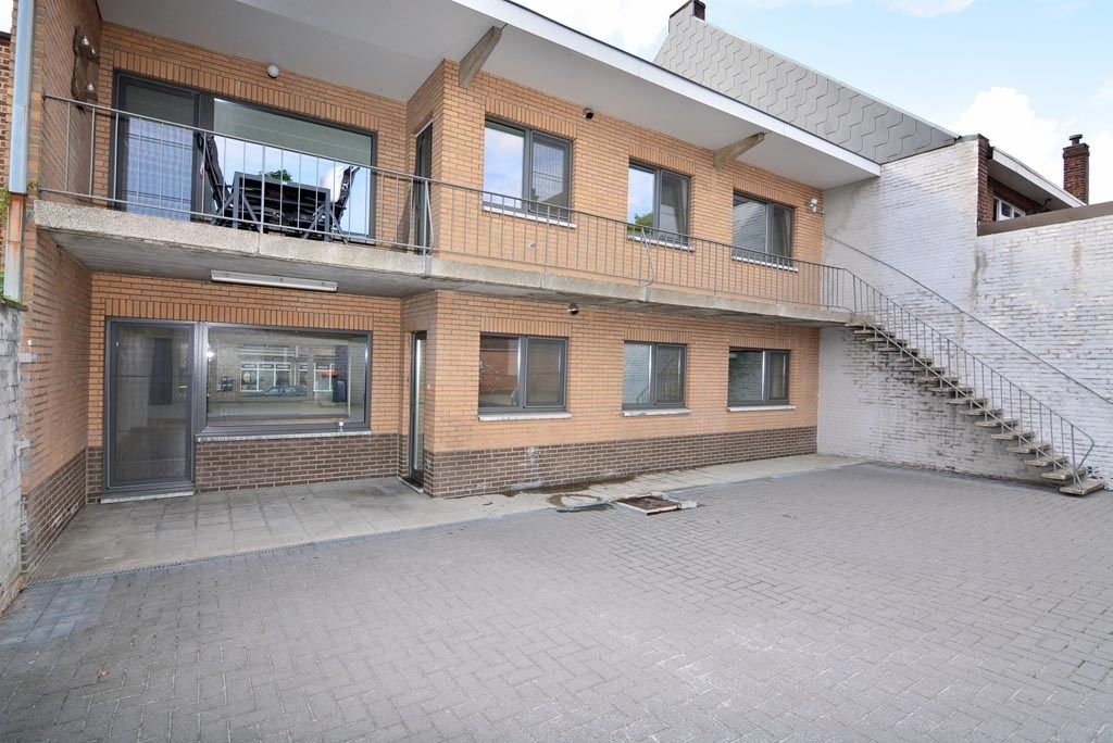Gelijkvloers appartement met 2 slpk, terras en garage. foto 15