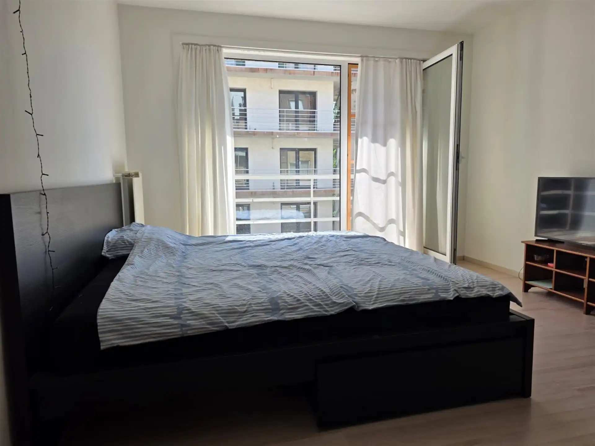 Lichtrijk 2-slaapkamerappartement met terras foto 7