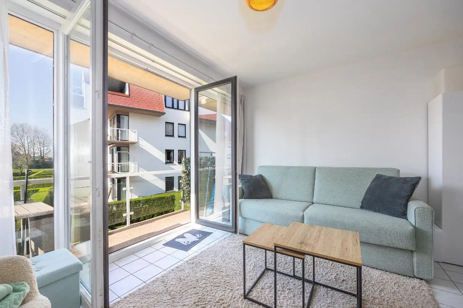 Gerenoveerde studio met zonnig terras te koop in Middelkerke foto 7