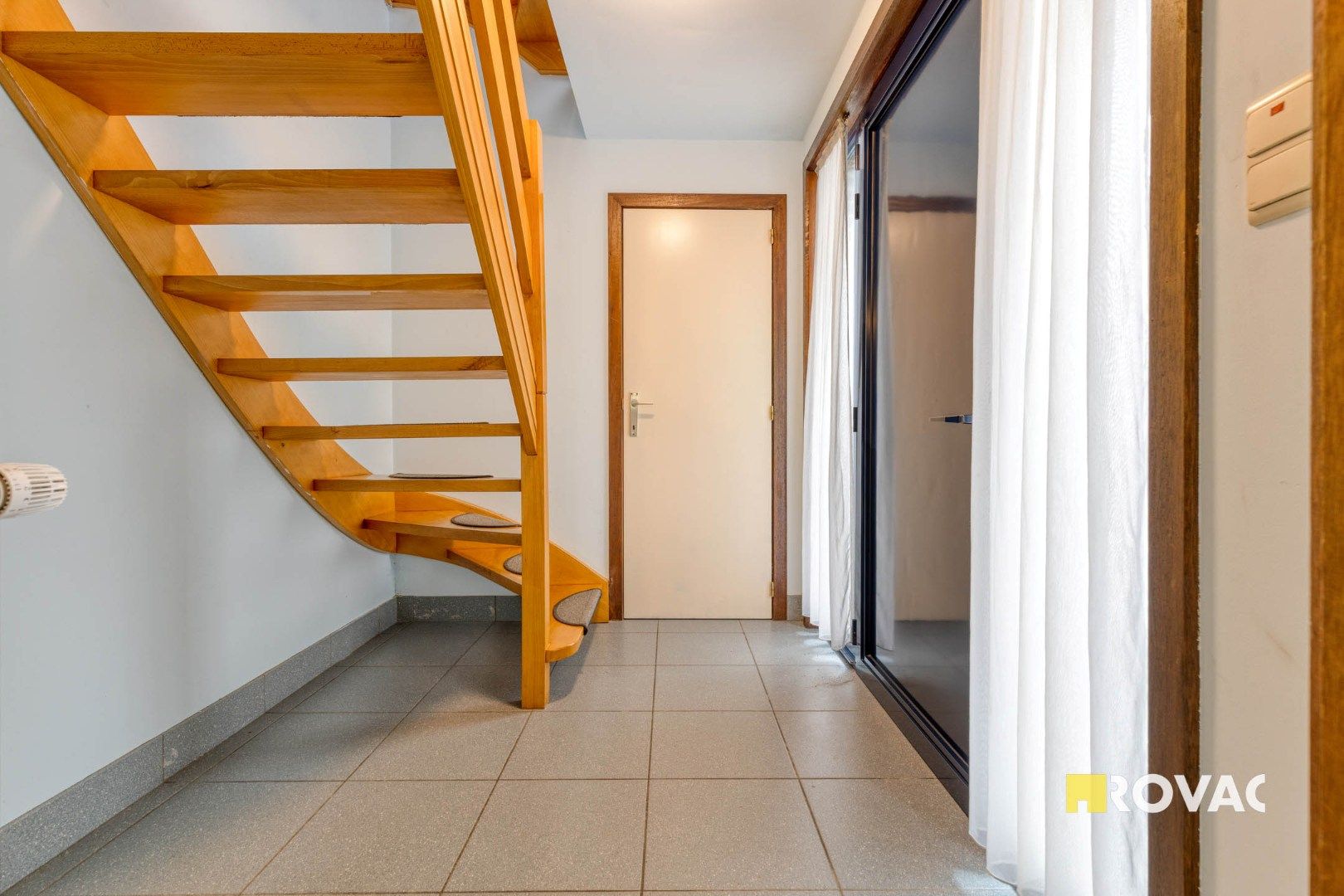 Polyvalente eigendom - handelsruimte met woonst. Garage mogelijk foto 9