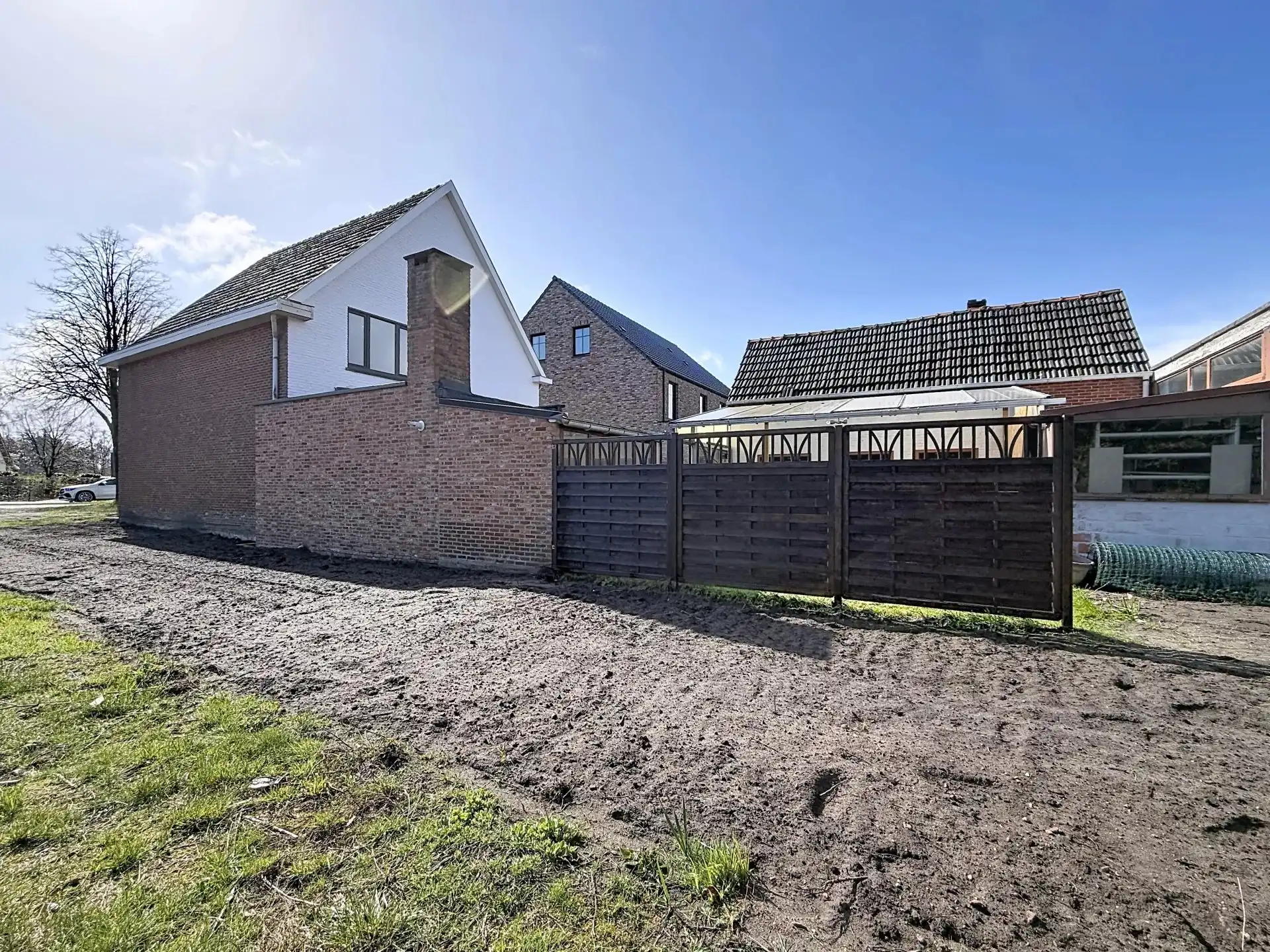 Zeer ruime en verzorgde woning met 5 slaapkamers en 2 badkamers op een groot perceel foto 47