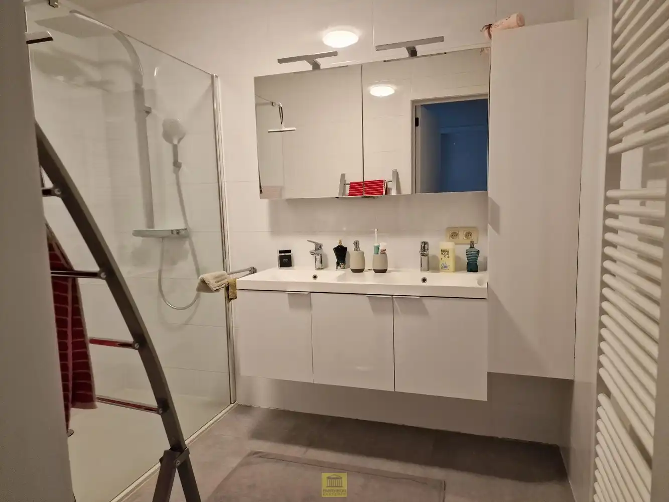 Ruim lichtrijk appartement met groot terras, garage én staanplaats! foto 13