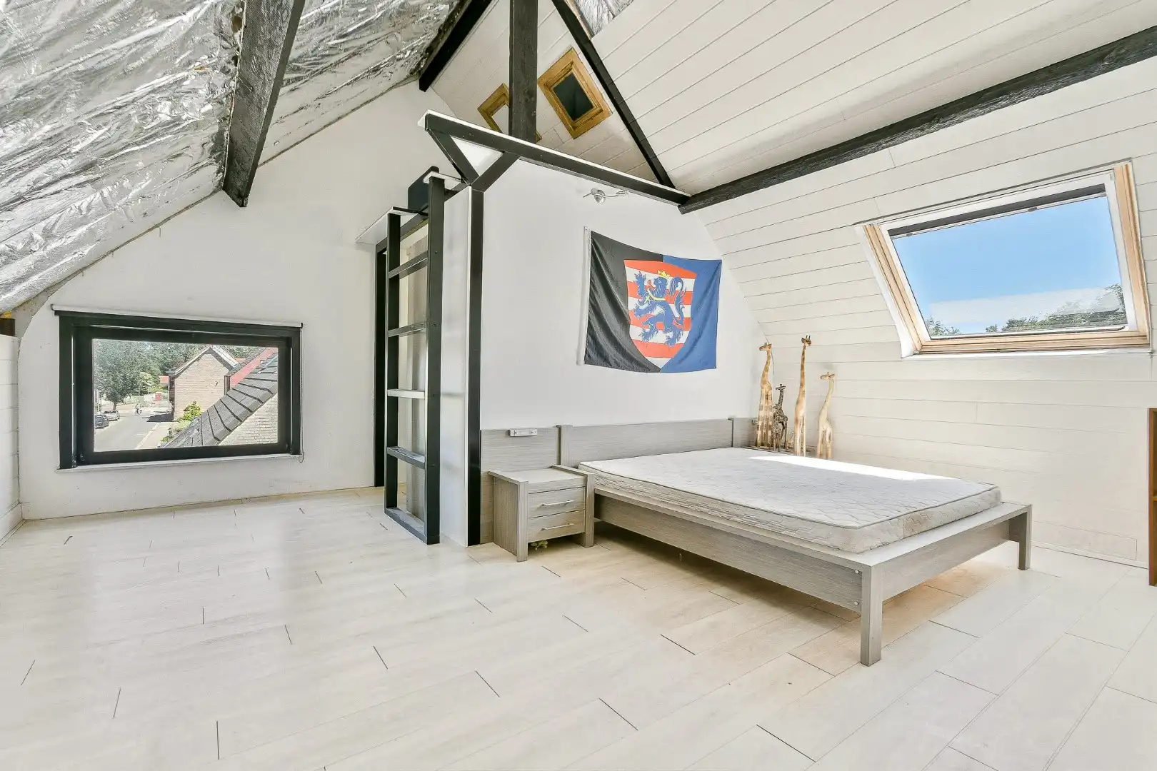 Woning met drie slaapkamers, garage en zonnige tuin foto 17