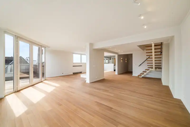 Exclusieve duplex met 210 m² woonbeleving in hartje Roeselare ROESELARE STADSKERN | RECENT LUXUEUS VERNIEUWD | 2 À 3 SLAAPKAMERS | 2 TERRASSEN | 210 m² foto 4