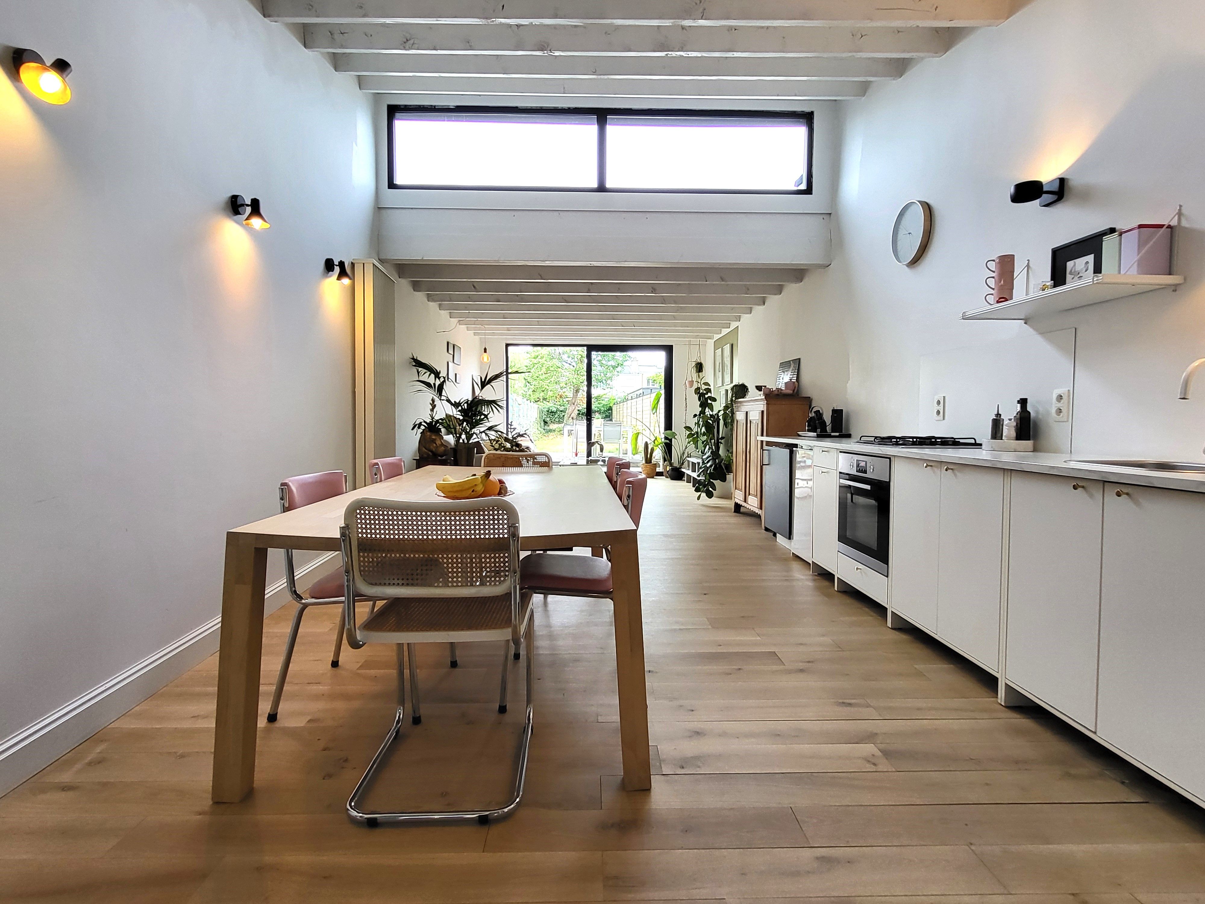 Prachtig gerenoveerde woning op wandelafstand van het centrum met zuidgerichte tuin.  foto 7