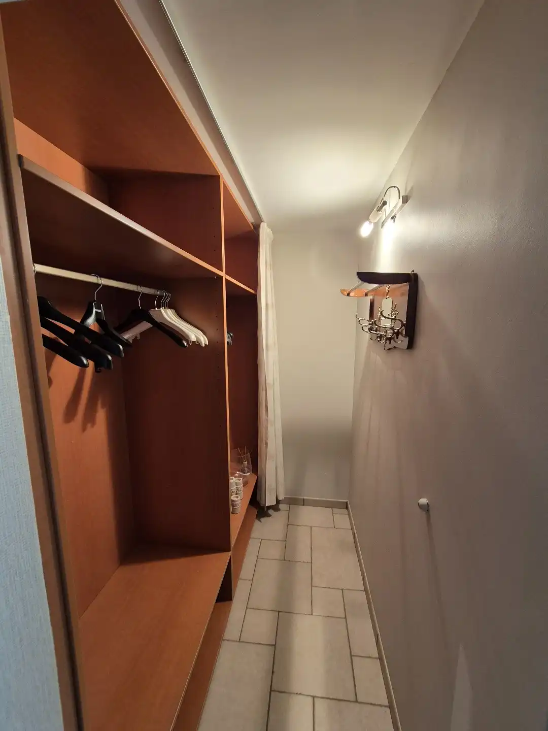 Ruim gelijkvloers appartement met tuin in Hasselt foto 12