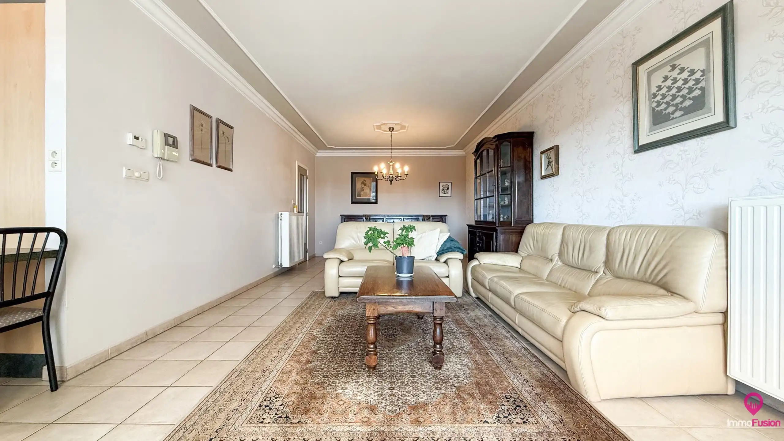 Instapklaar appartement met terras op centrale ligging! foto 3