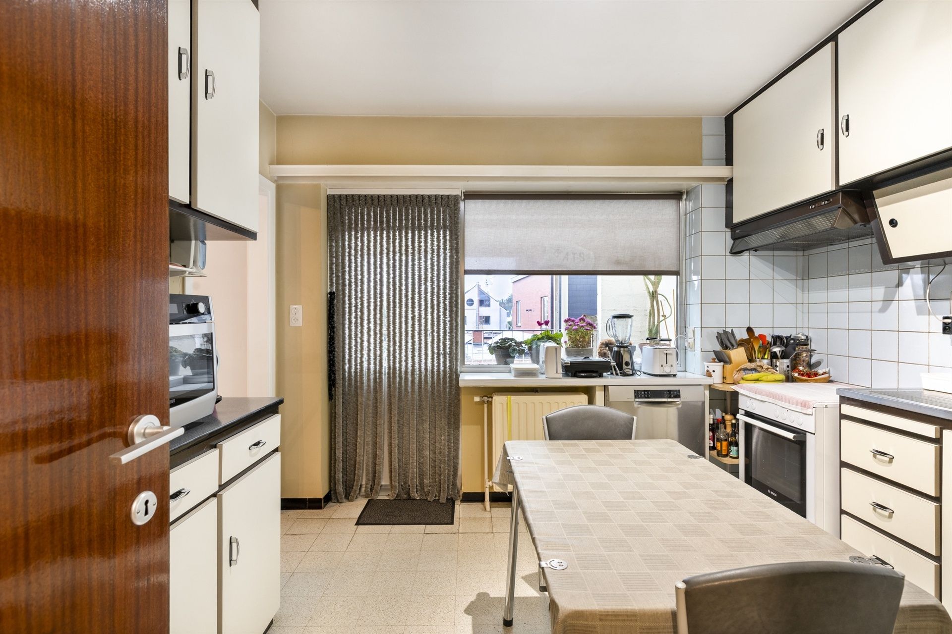 Ruime woning met 4 kamers, groot terras en uitzonderlijke garage! foto 7