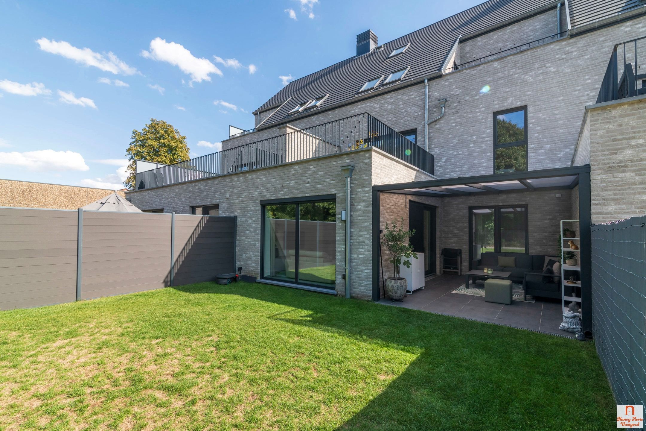 Gelijkvloers appartement met private tuin in Helchteren foto 32