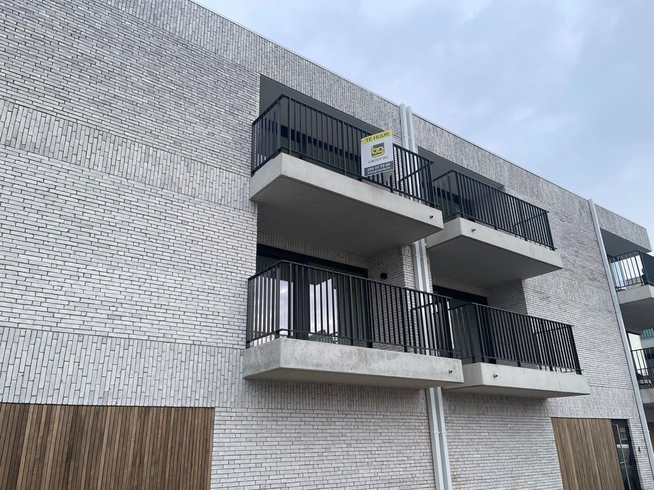 Nieuwbouw appartement met twee slaapkamers, terras, berging en staanplaats foto 42