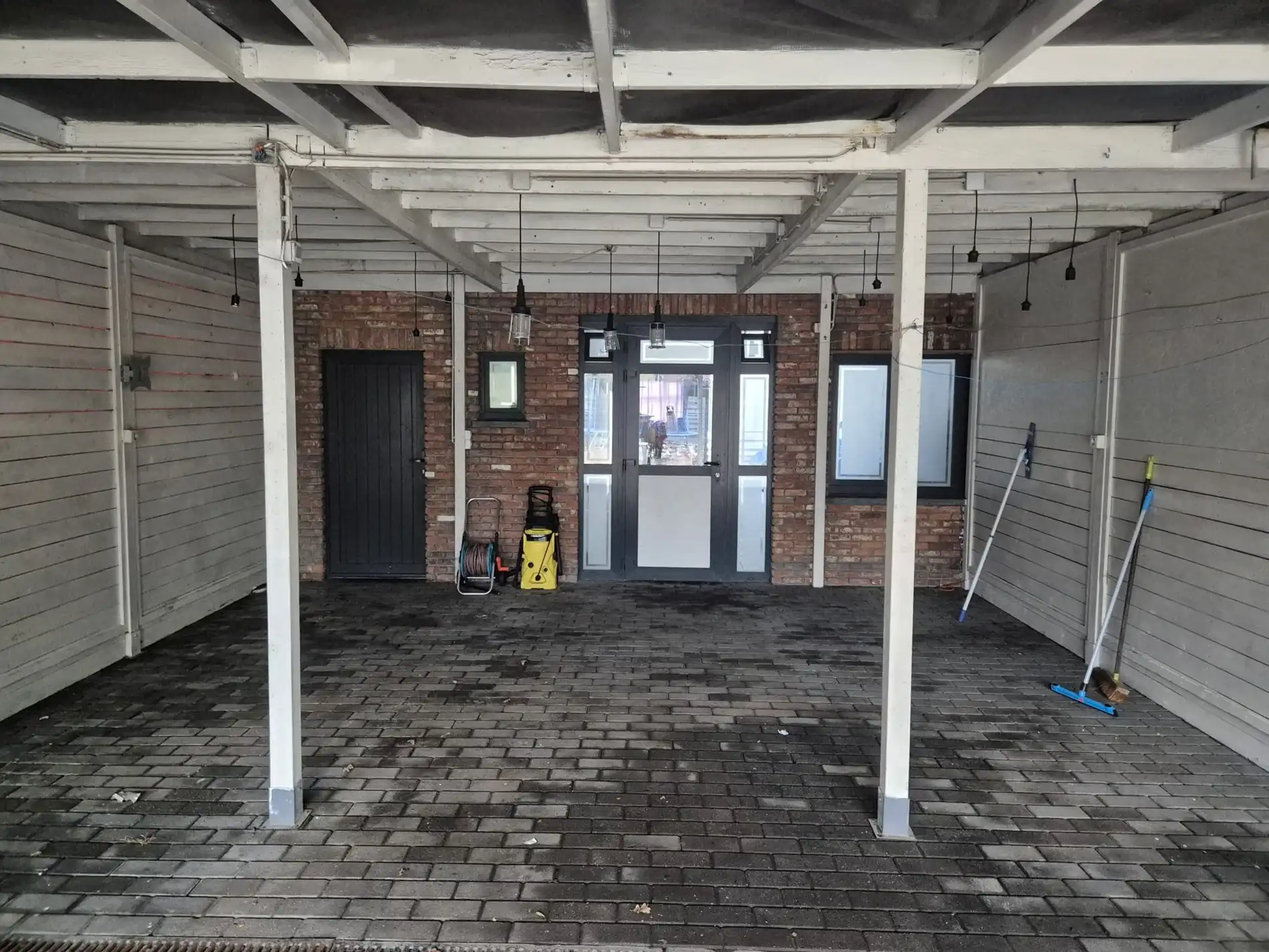 Handelspand met duplex appartement in het hart van Maasmechelen foto 11