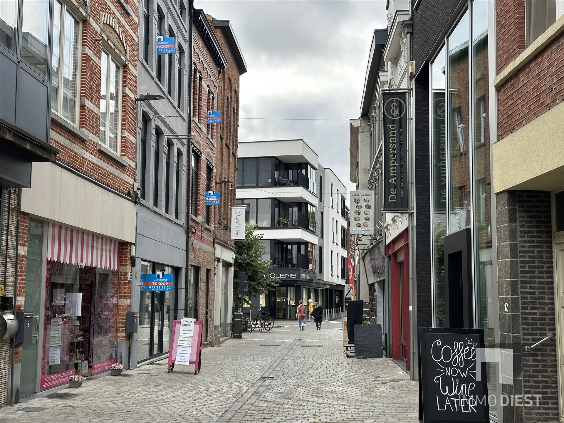 Opbrengsteigendom - 3 gloednieuwe appartementen + 1 handelspand foto 24