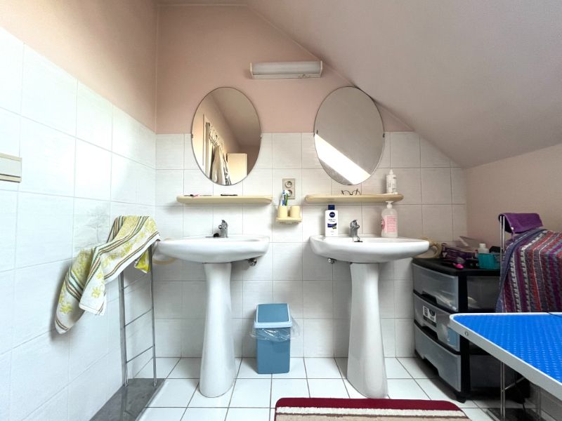 HALFOPEN BEBOUWING MET DRIE SLAAPKAMERS EN GARAGE TE WONDELGEM foto 8