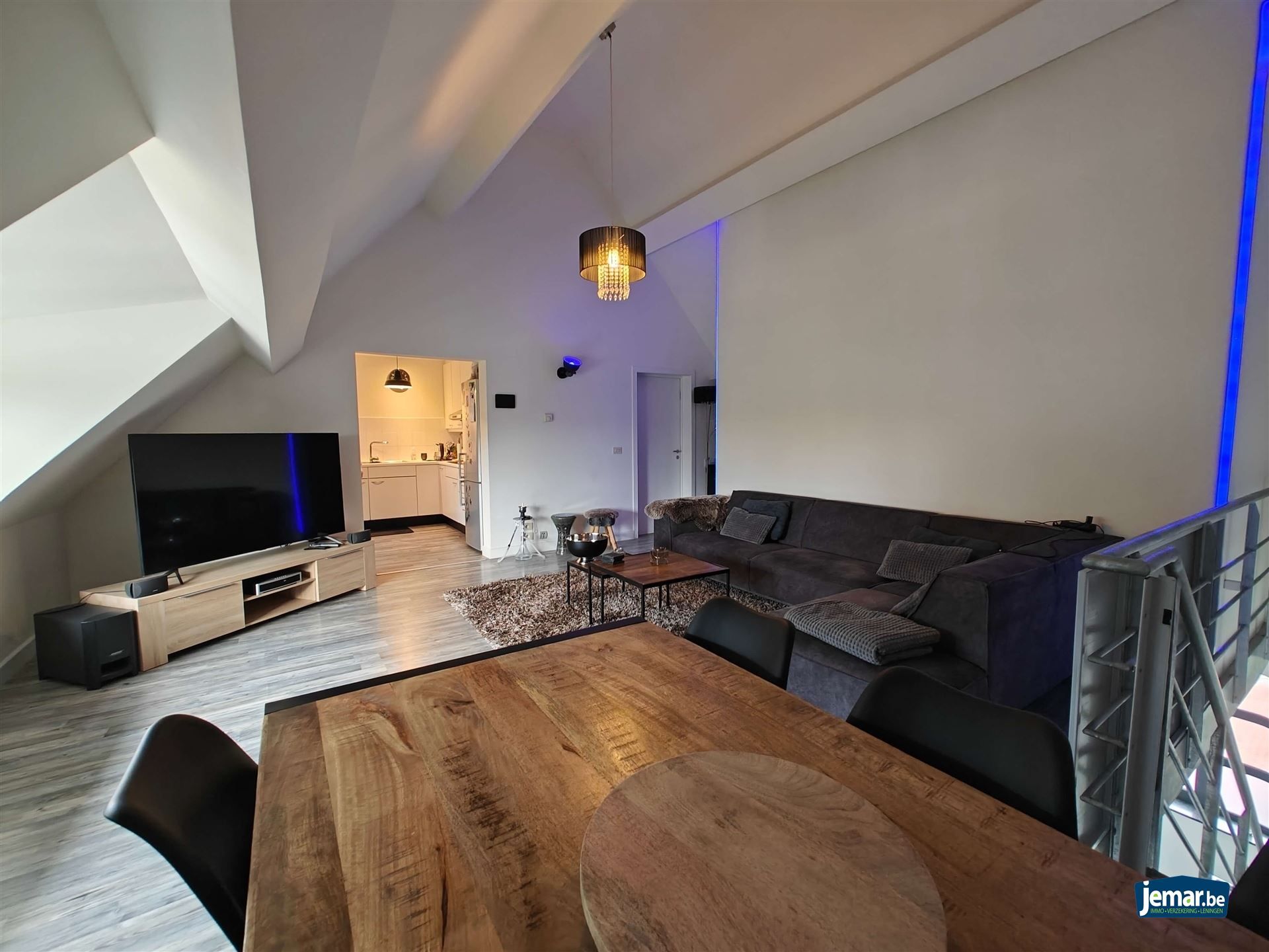 AANDELENOVERDRACHT: Handelspand met appartement foto 28