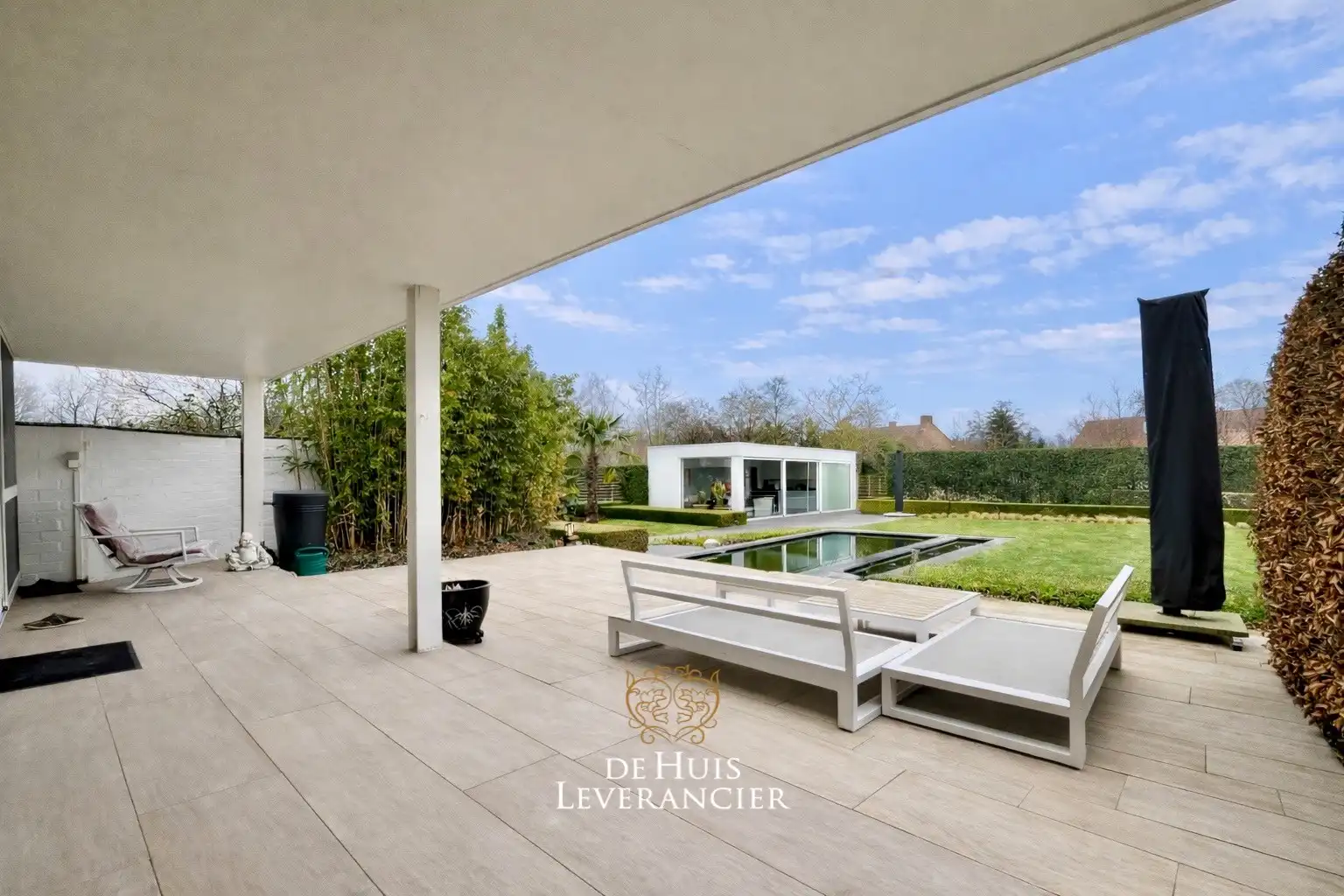 Elegante laagbouwvilla waar discrete rust, moderne uitstraling en standing versmelten in het 'Zoute' van Sint-Idesbald te koop foto 42