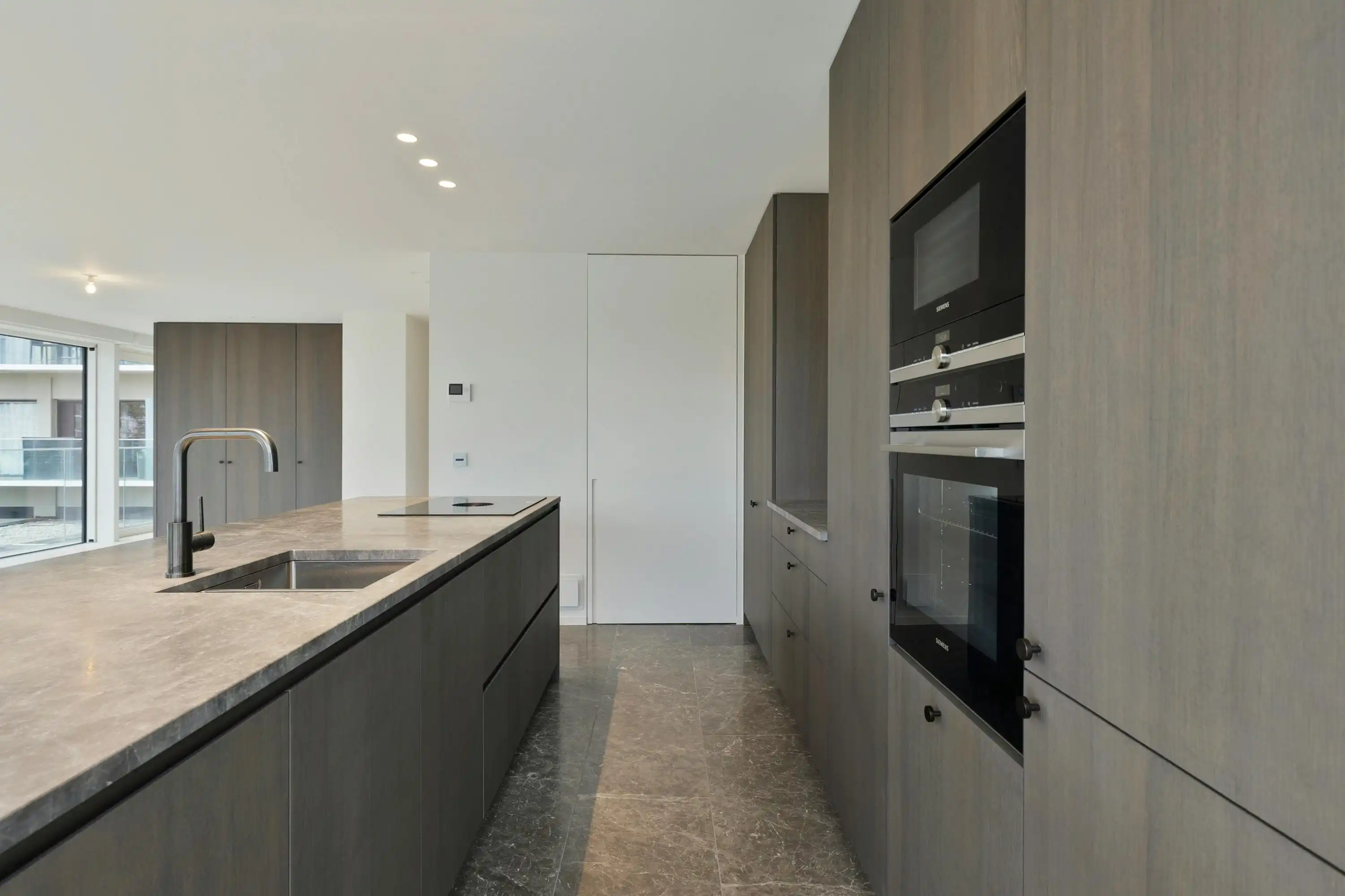 Luxueus afgewerkt appartement te koop in Waregem foto 2