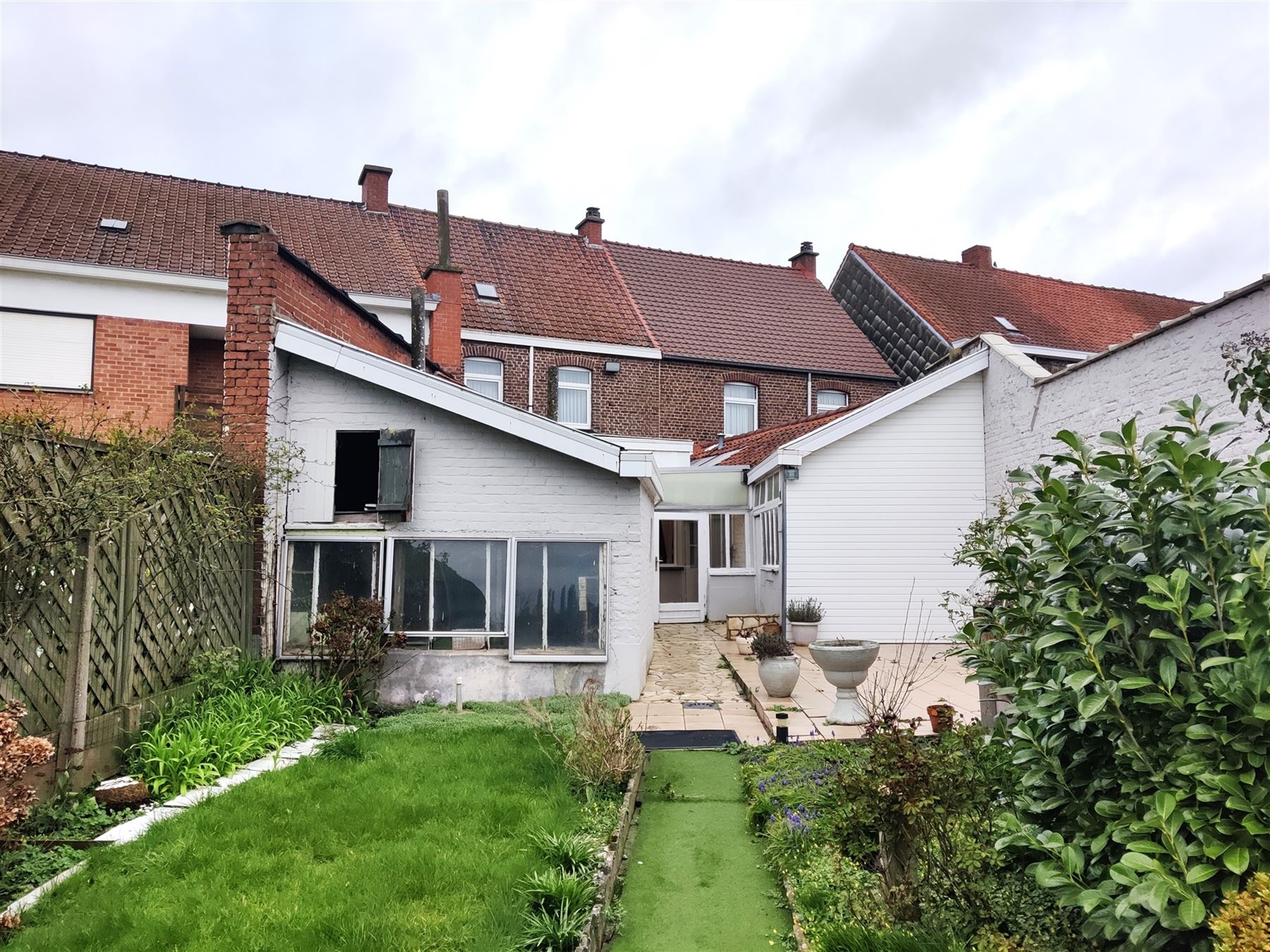 Twee te renoveren woningen  te Sint Lodewijk - Deerlijk foto 2