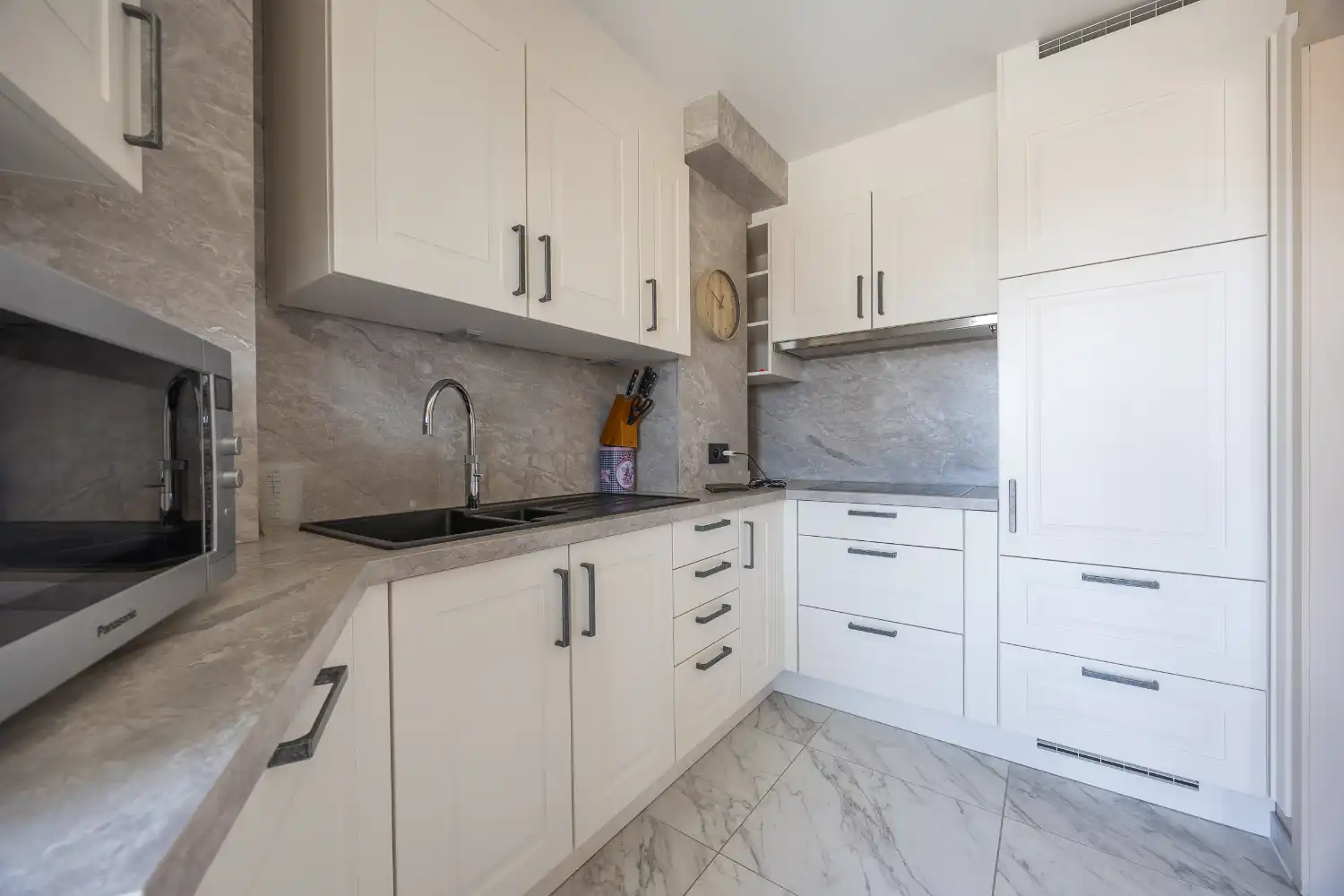 Zonnig appartement met 3-slaapkamers en garagebox foto 4