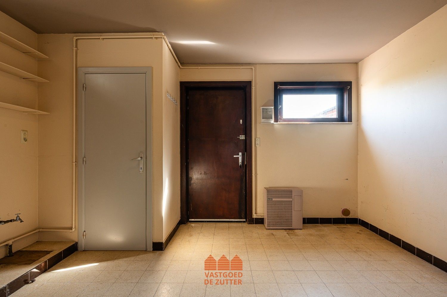 Te renoveren halfopen woning met prachtig vergezicht op unieke locatie foto 15