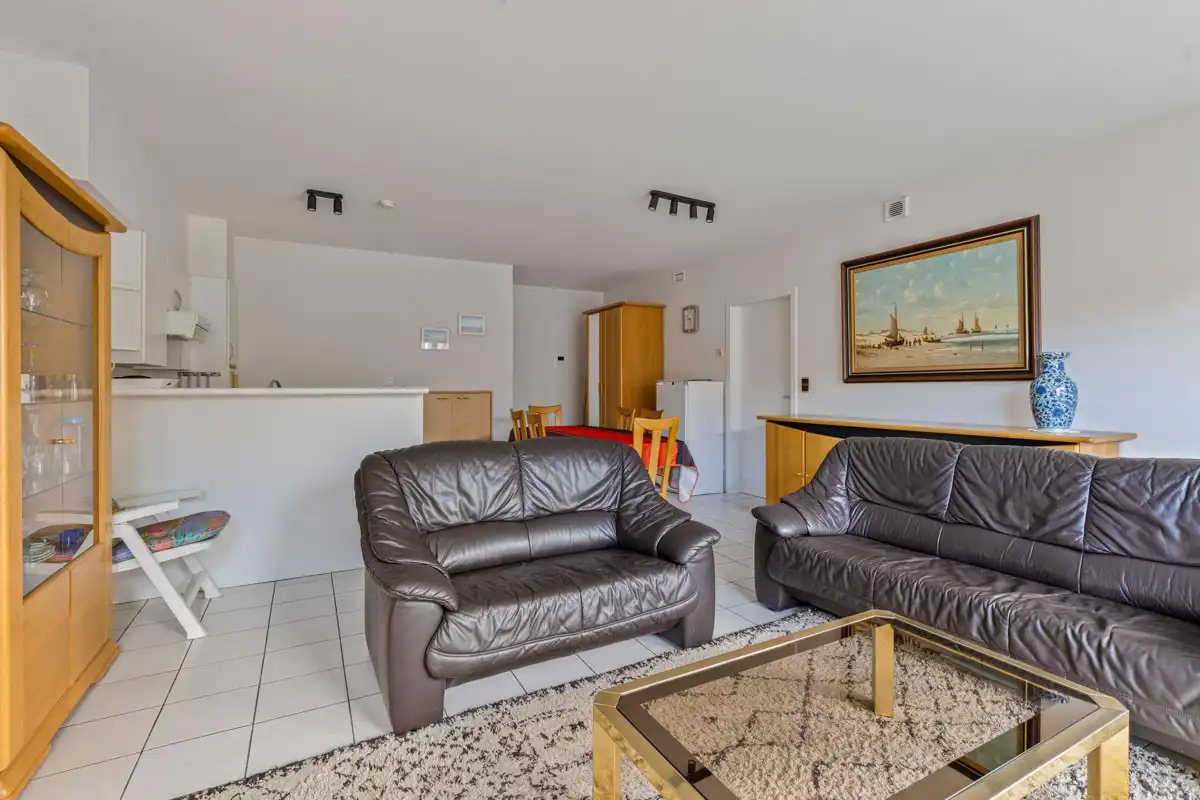 Ruim appartement met twee slaapkamers te koop in Koksijde. foto 3