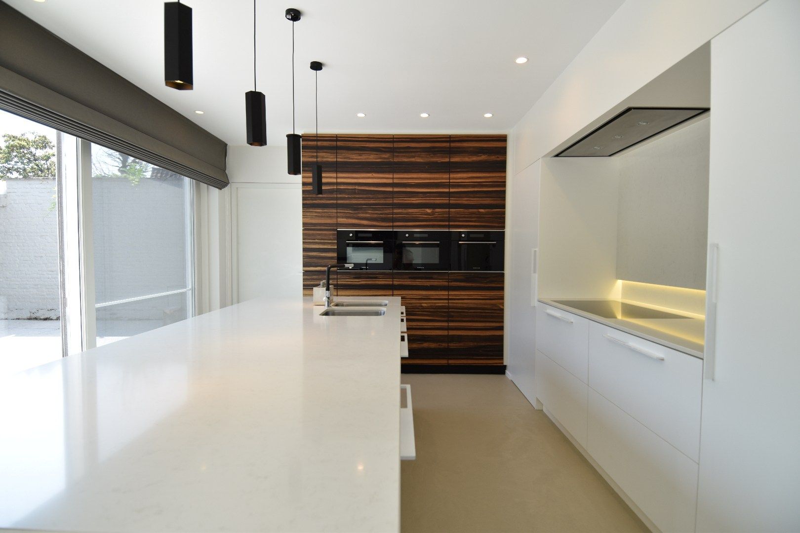 Unieke herenwoning met 5 slaapkamers, zonnige tuin én zwembad op perceel van 738 m² te koop in Kooigem foto 5