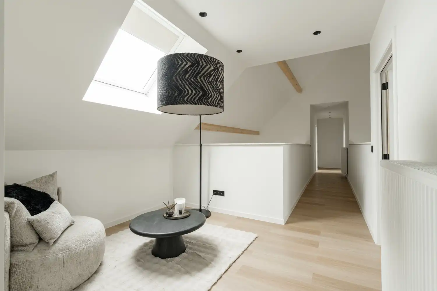 Prachtige villa te koop in Lommel - 4 slaapkamers, 2 badkamers, garage en ruime tuin op 566 m², volledig gerenoveerd in 2025! foto 35