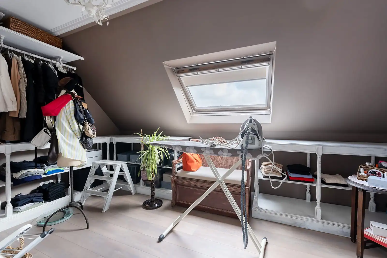 Ruim duplex appartement met garagebox te koop in Lissewege. foto 11