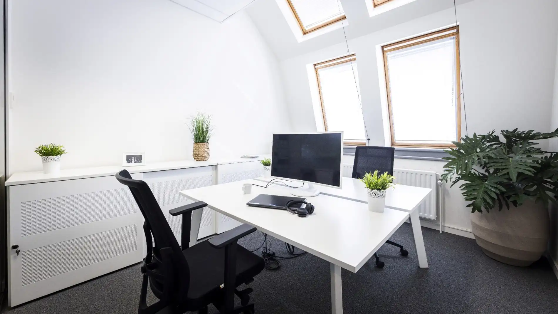 Full-service kantoor in BluePoint Business Center foto 5