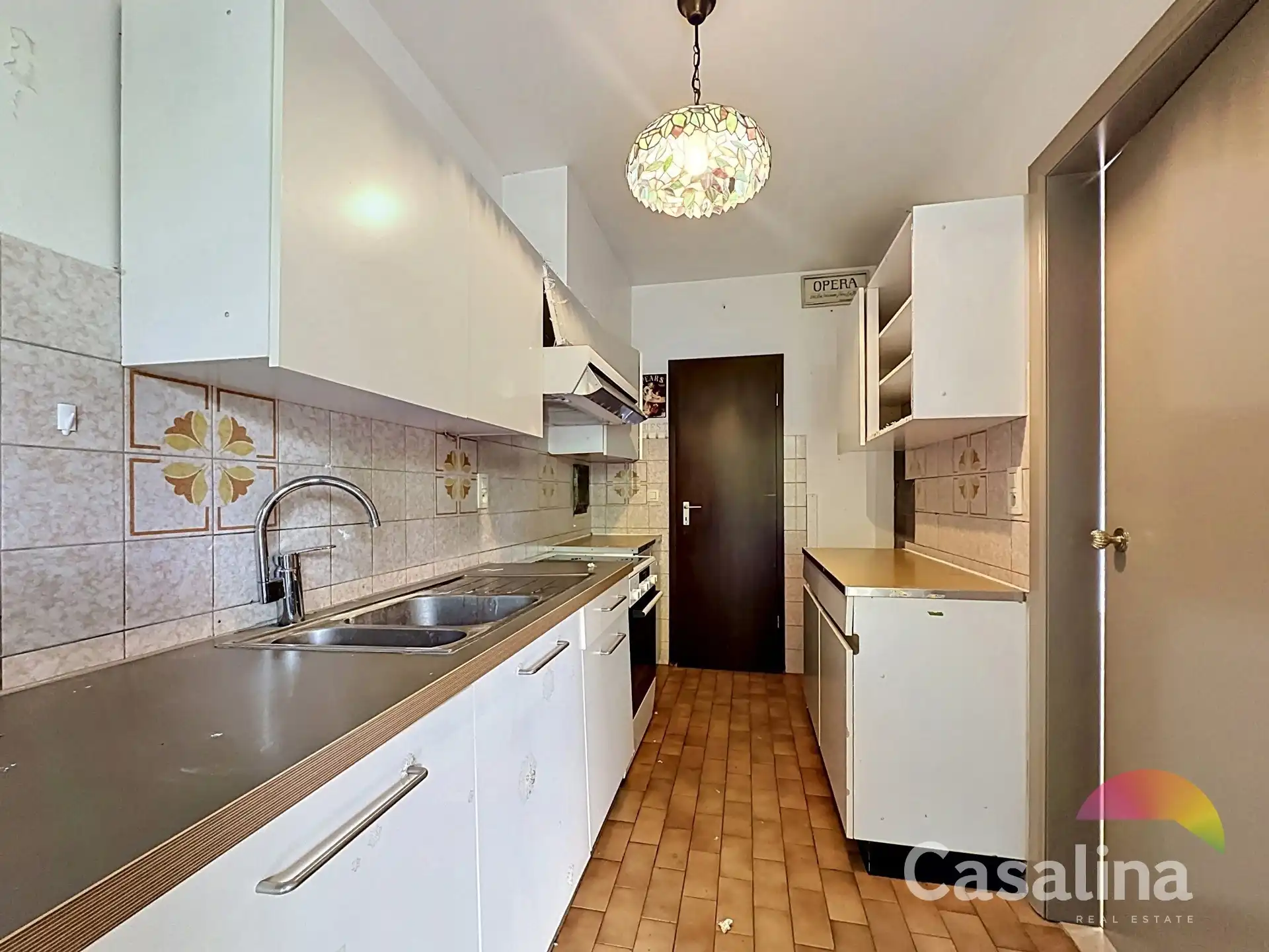 Appartement van 88m² met terras TE RENOVEREN foto 8